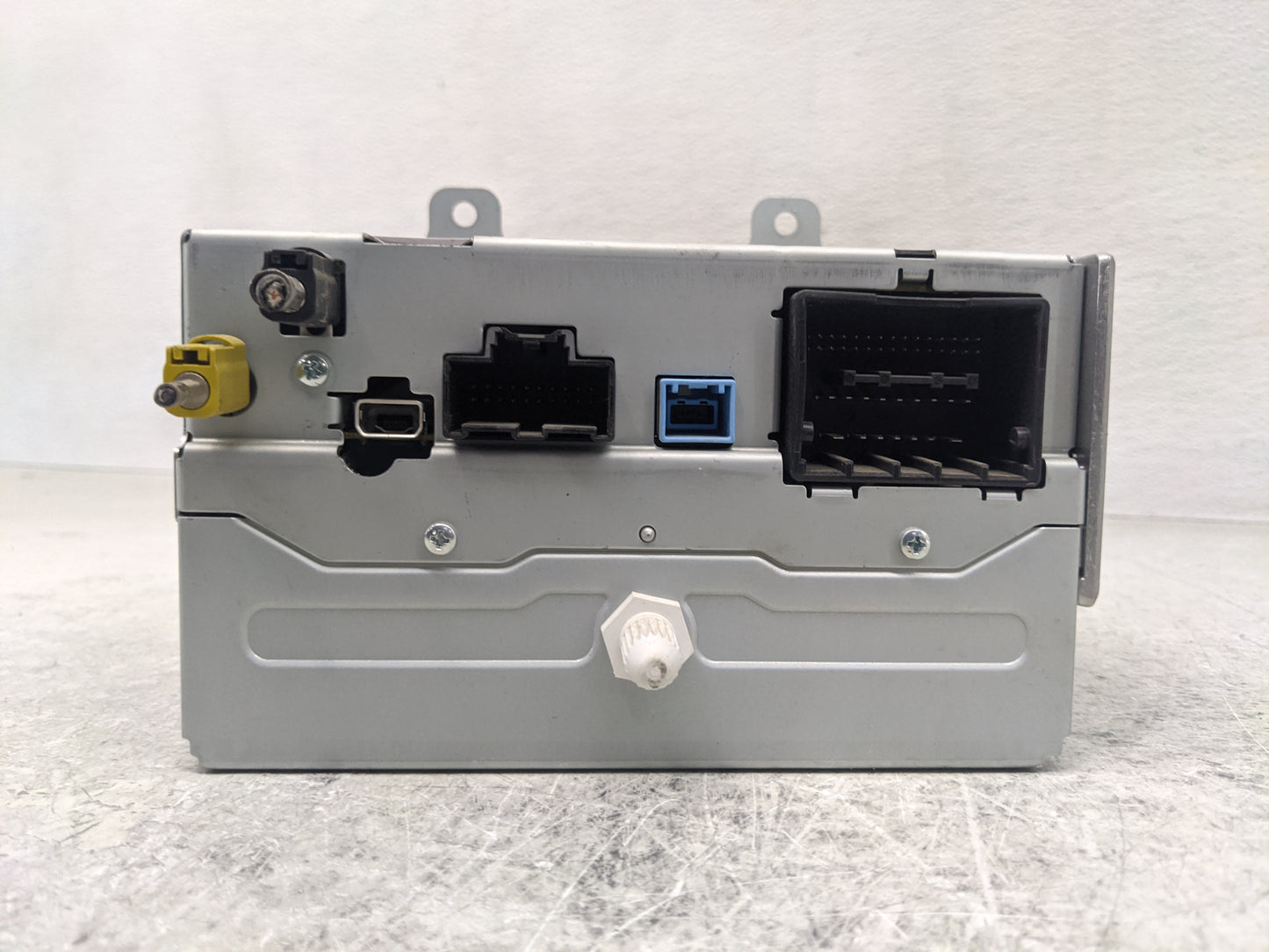2012 Chevrolet Equinox Radio AM FM Cd Player Receiver Replacement P/N:22869279 Fits OEM Used Auto Parts - Oemusedautoparts1.