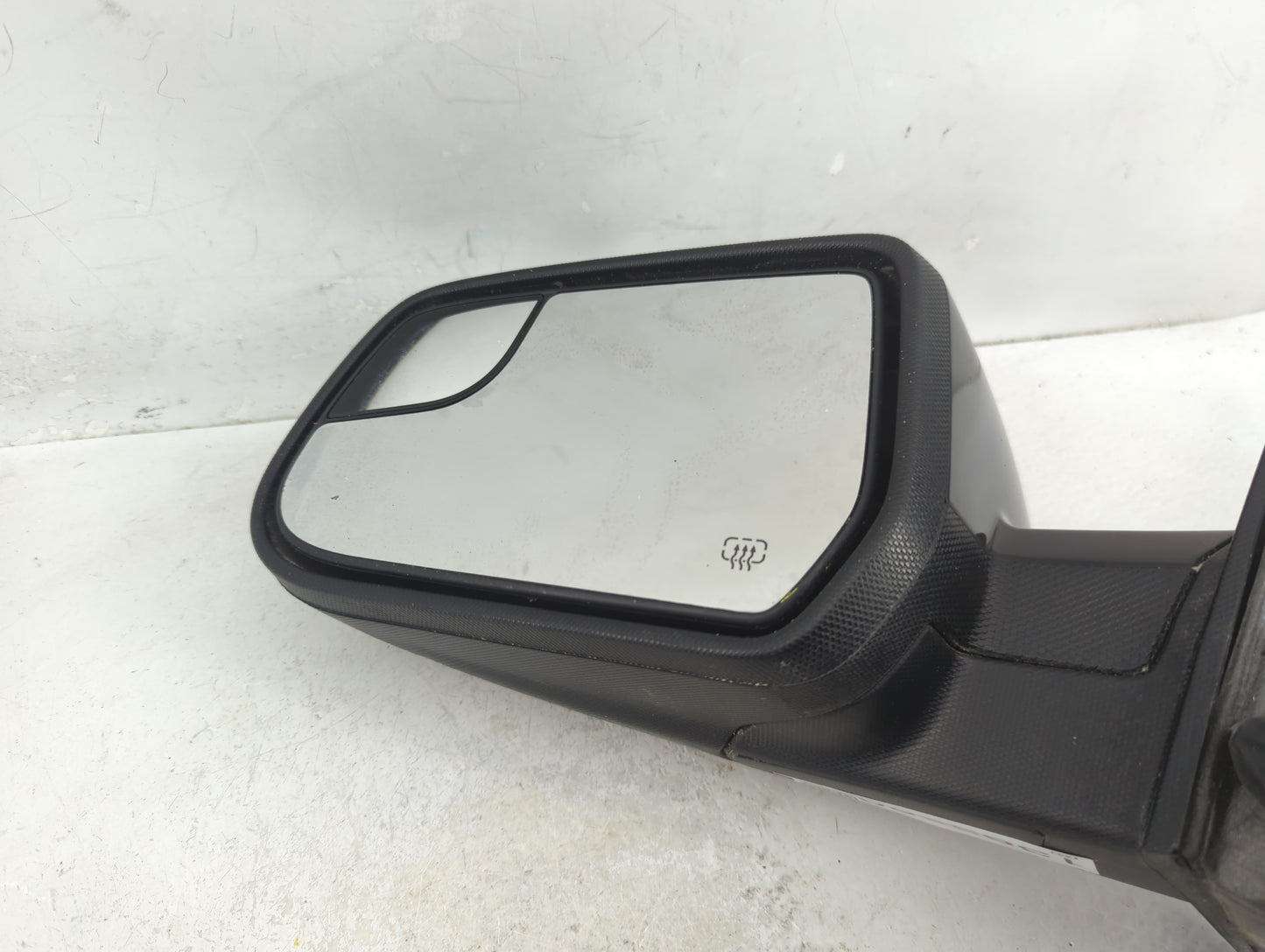 2011-2014 Chevrolet Equinox Driver Side View Mirror - Left Door Mirror OEM Used - Oemusedautoparts1.com