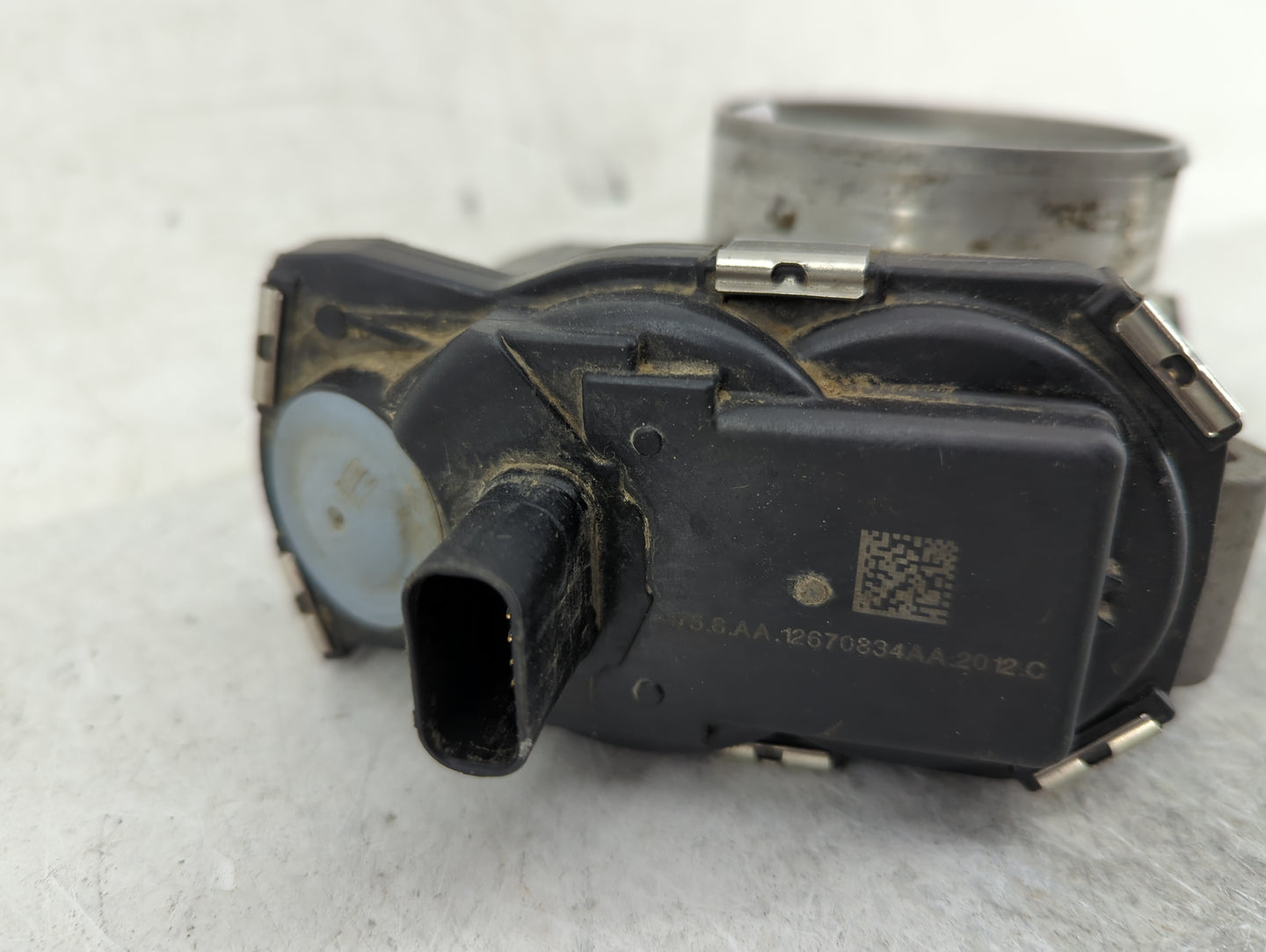 2012-2015 Chevrolet Equinox Throttle Body P/N:12670834AA Fits Fits 2012 2013 2014 2015 OEM Used Auto Parts - Oemusedautopart