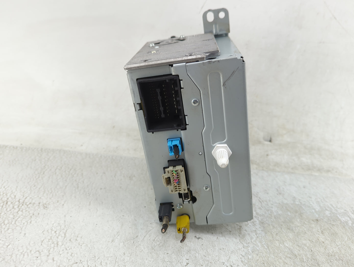 2012 Chevrolet Equinox Radio AM FM Cd Player Receiver Replacement P/N:22869279 Fits OEM Used Auto Parts - Oemusedautoparts1.