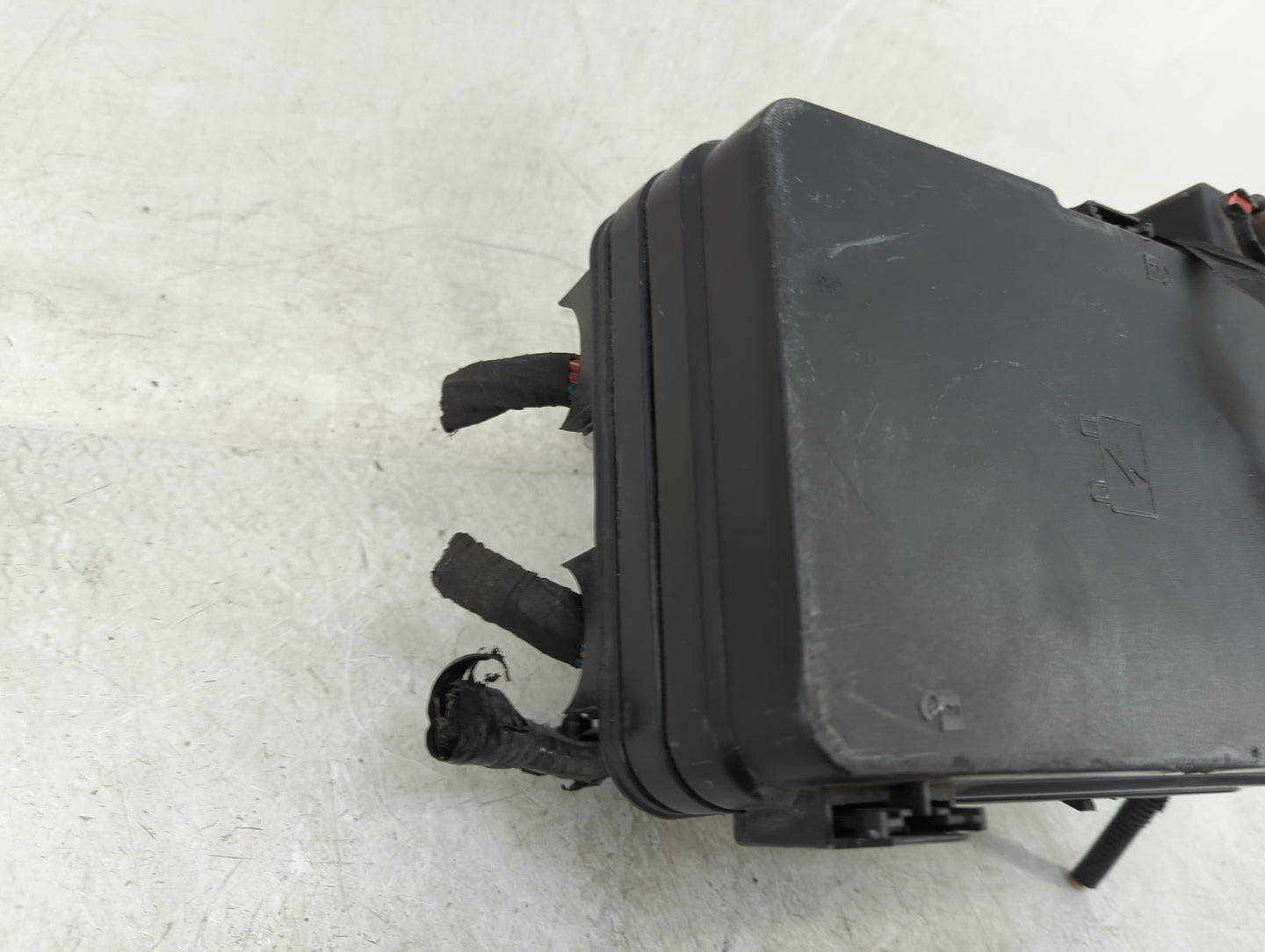2012 Chevrolet Equinox Fusebox Fuse Box Panel Relay Module P/N:22796250-02 Fits OEM Used Auto Parts - Oemusedautoparts1.com