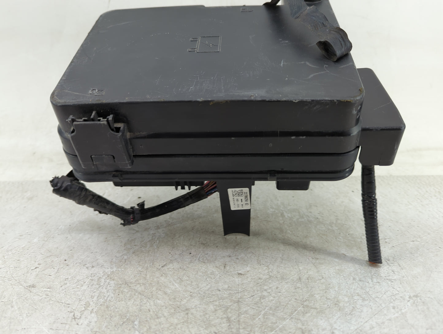 2012 Chevrolet Equinox Fusebox Fuse Box Panel Relay Module P/N:22796250-02 Fits OEM Used Auto Parts - Oemusedautoparts1.com