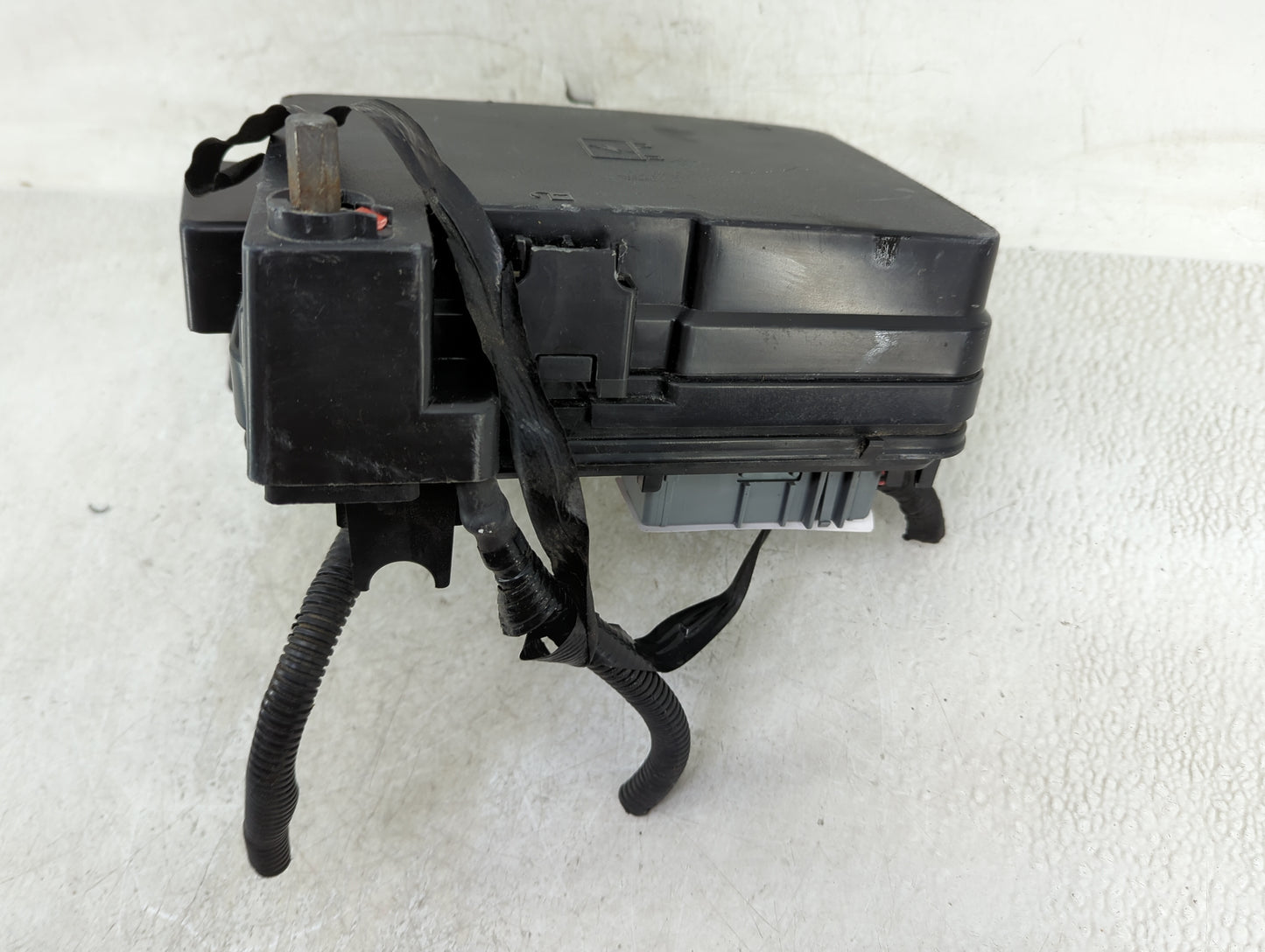 2012 Chevrolet Equinox Fusebox Fuse Box Panel Relay Module P/N:22796250-02 Fits OEM Used Auto Parts - Oemusedautoparts1.com