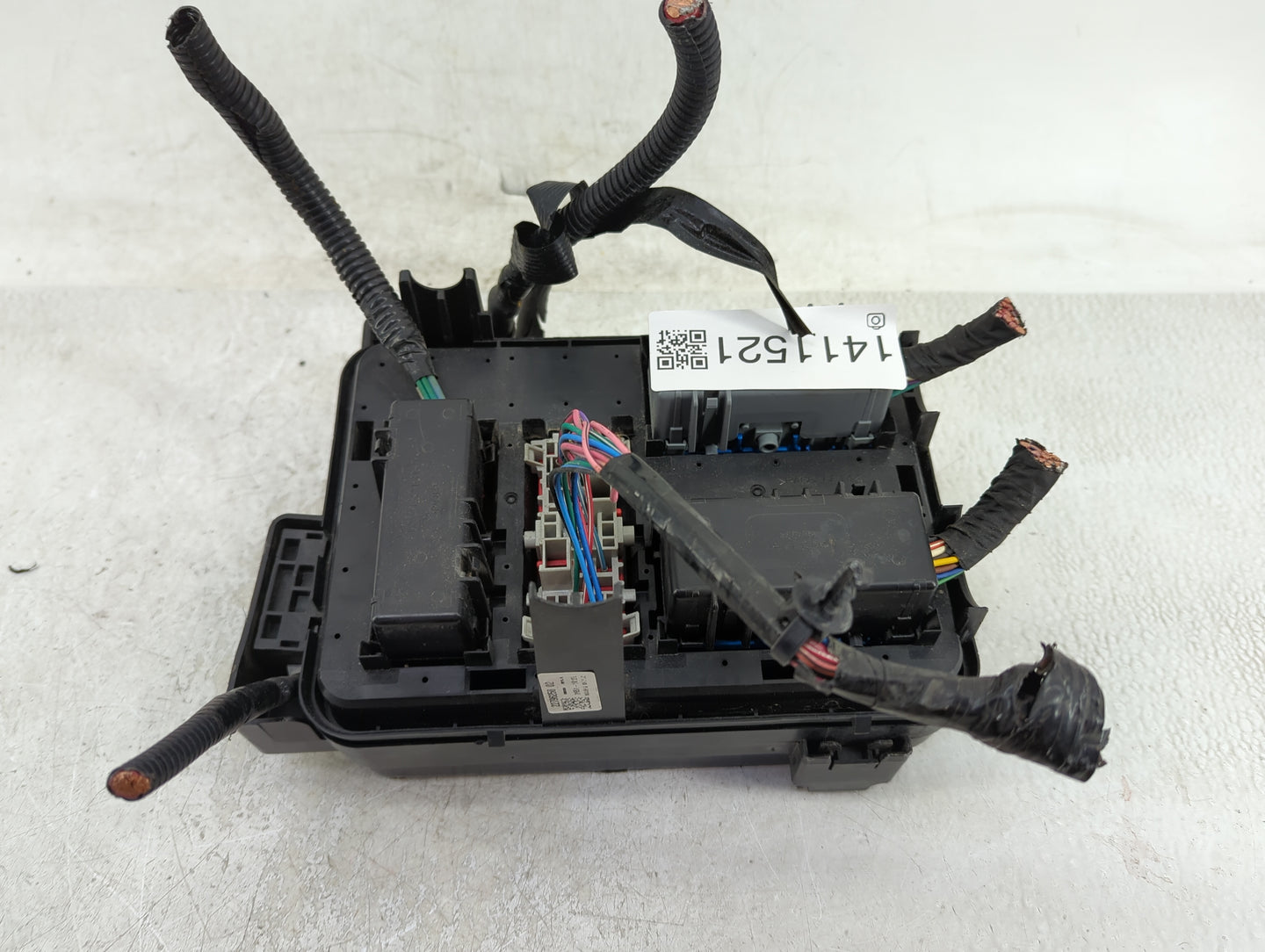 2012 Chevrolet Equinox Fusebox Fuse Box Panel Relay Module P/N:22796250-02 Fits OEM Used Auto Parts - Oemusedautoparts1.com