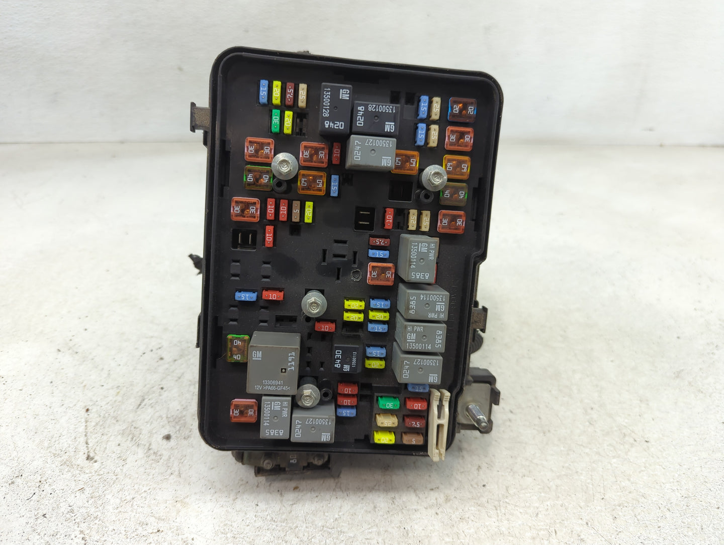 2012 Chevrolet Equinox Fusebox Fuse Box Panel Relay Module P/N:22879334 Fits OEM Used Auto Parts - Oemusedautoparts1.com