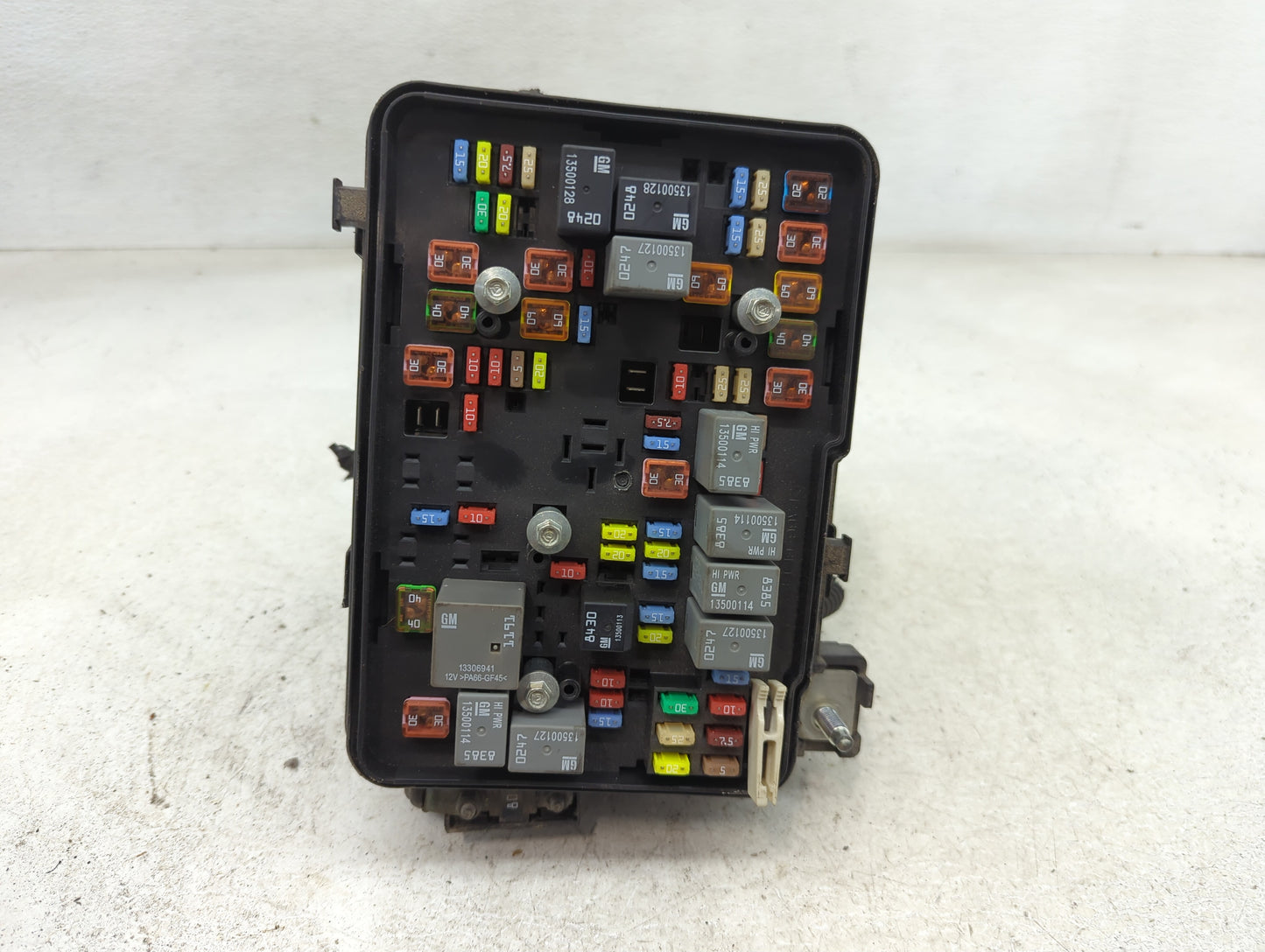 2012 Chevrolet Equinox Fusebox Fuse Box Panel Relay Module P/N:22879334 Fits OEM Used Auto Parts - Oemusedautoparts1.com