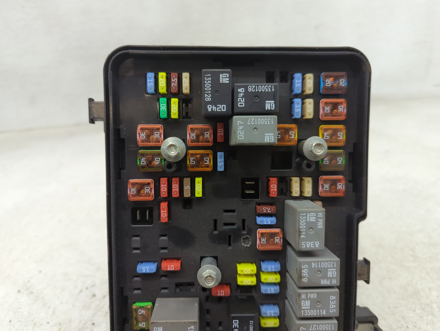 2012 Chevrolet Equinox Fusebox Fuse Box Panel Relay Module P/N:22879334 Fits OEM Used Auto Parts - Oemusedautoparts1.com