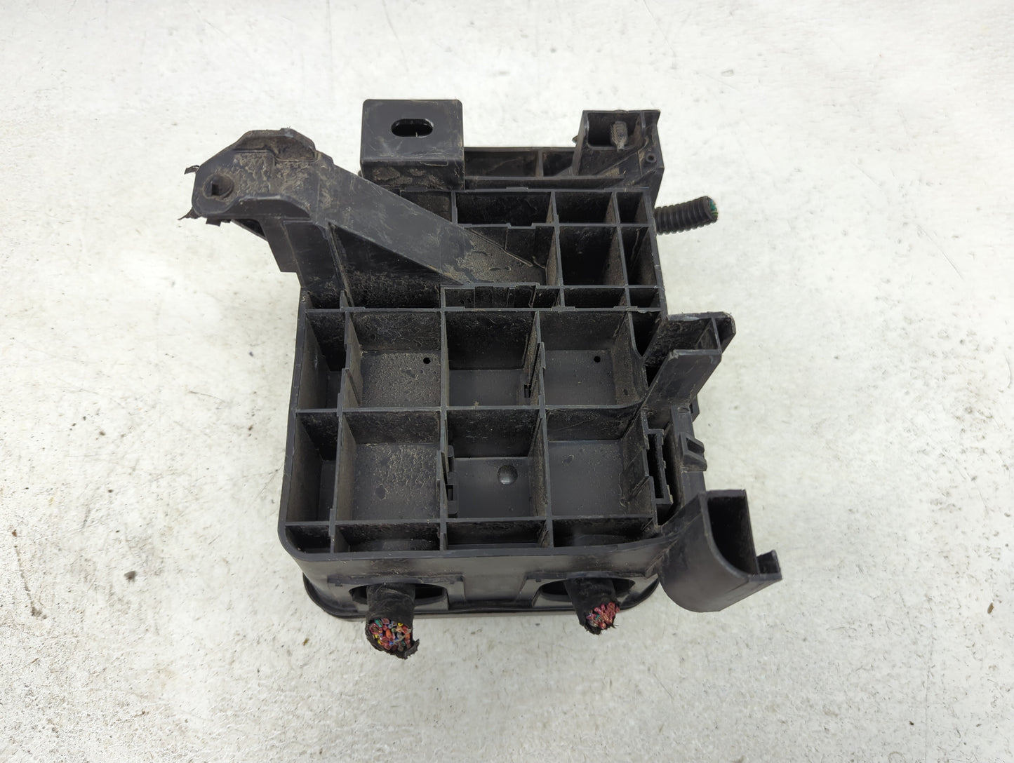 2012 Chevrolet Equinox Fusebox Fuse Box Panel Relay Module P/N:22879334 Fits OEM Used Auto Parts - Oemusedautoparts1.com
