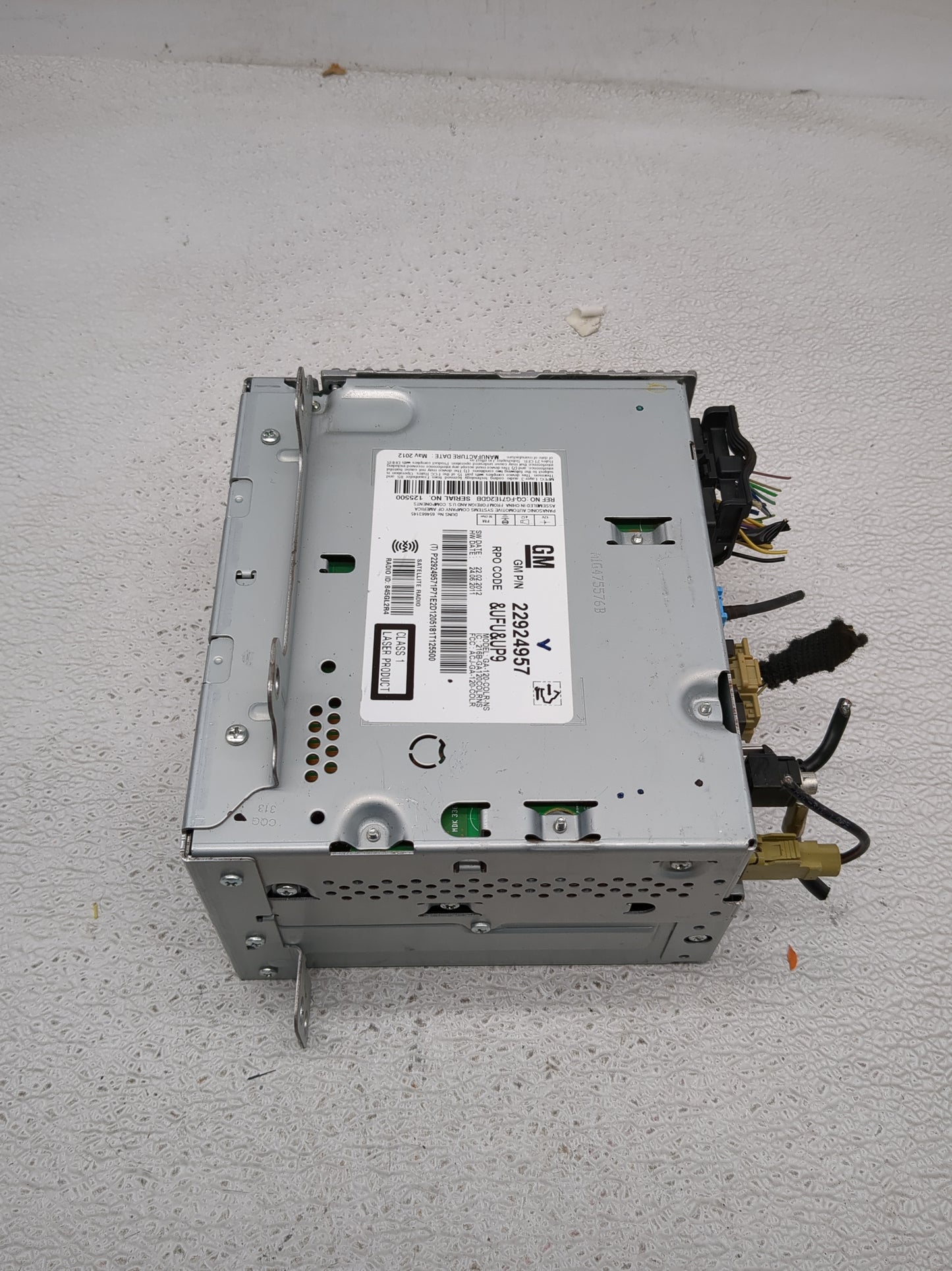 2012 Chevrolet Equinox Radio AM FM Cd Player Receiver Replacement P/N:22924957 Fits OEM Used Auto Parts - Oemusedautoparts1.