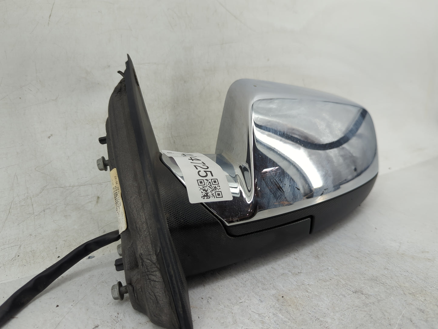 2011-2013 Chevrolet Equinox Driver Side View Mirror - Left Door Mirror OEM Used - Oemusedautoparts1.com