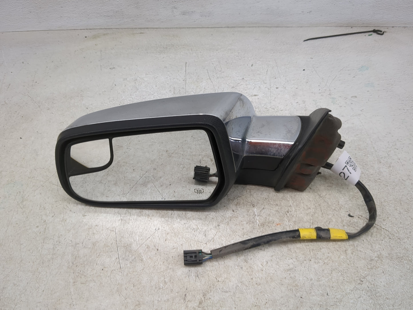 2011-2013 Chevrolet Equinox Driver Side View Mirror - Left Door Mirror OEM Used - Oemusedautoparts1.com