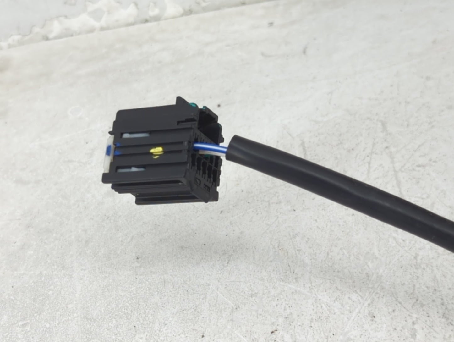 2012-2014 Chevrolet Equinox Driver Side View Mirror - Left Door Mirror OEM Used - Oemusedautoparts1.com