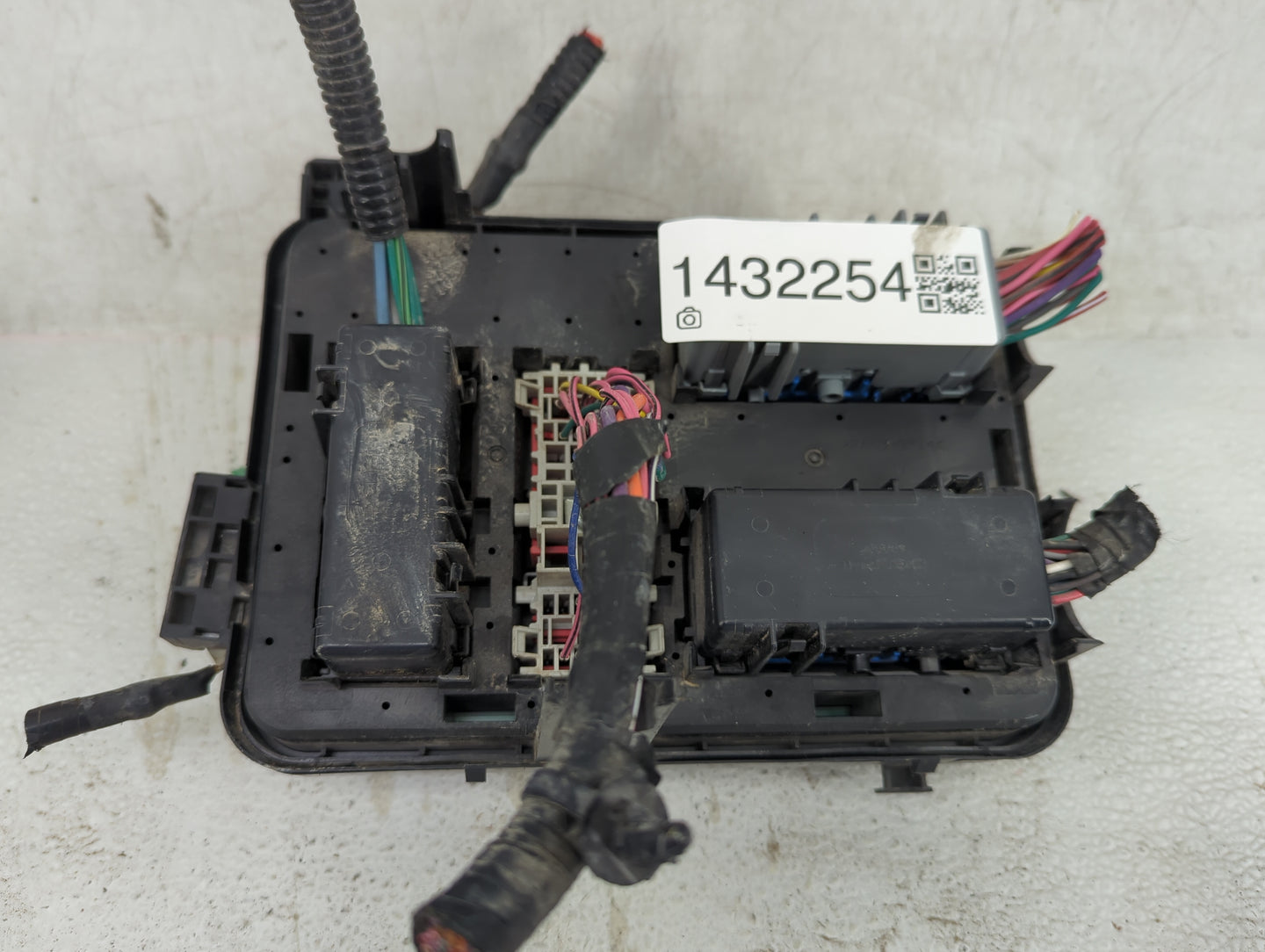 2012 Chevrolet Equinox Fusebox Fuse Box Panel Relay Module P/N:22865684 Fits OEM Used Auto Parts - Oemusedautoparts1.com