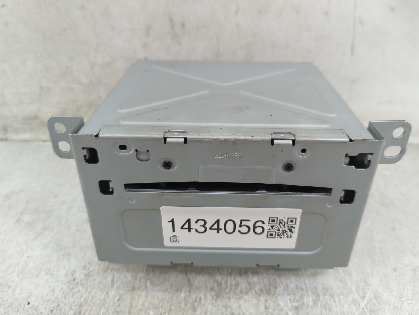 2012 Chevrolet Equinox Radio AM FM Cd Player Receiver Replacement P/N:22842181 CQ-FG01E1GD Fits OEM Used Auto Parts - Oemuse