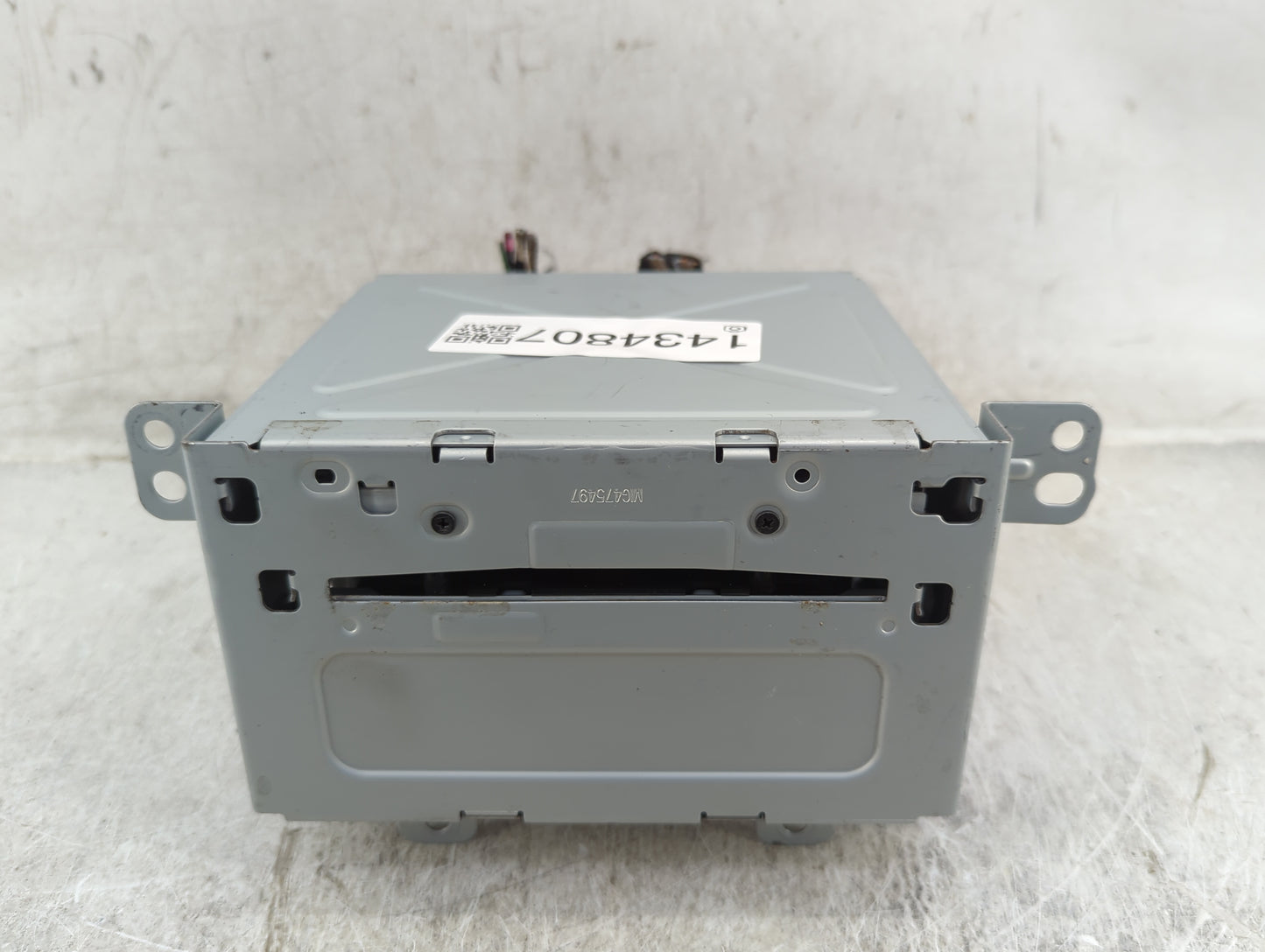 2012 Chevrolet Equinox Radio AM FM Cd Player Receiver Replacement P/N:22869279 CQ-FG61E0GD Fits OEM Used Auto Parts - Oemuse