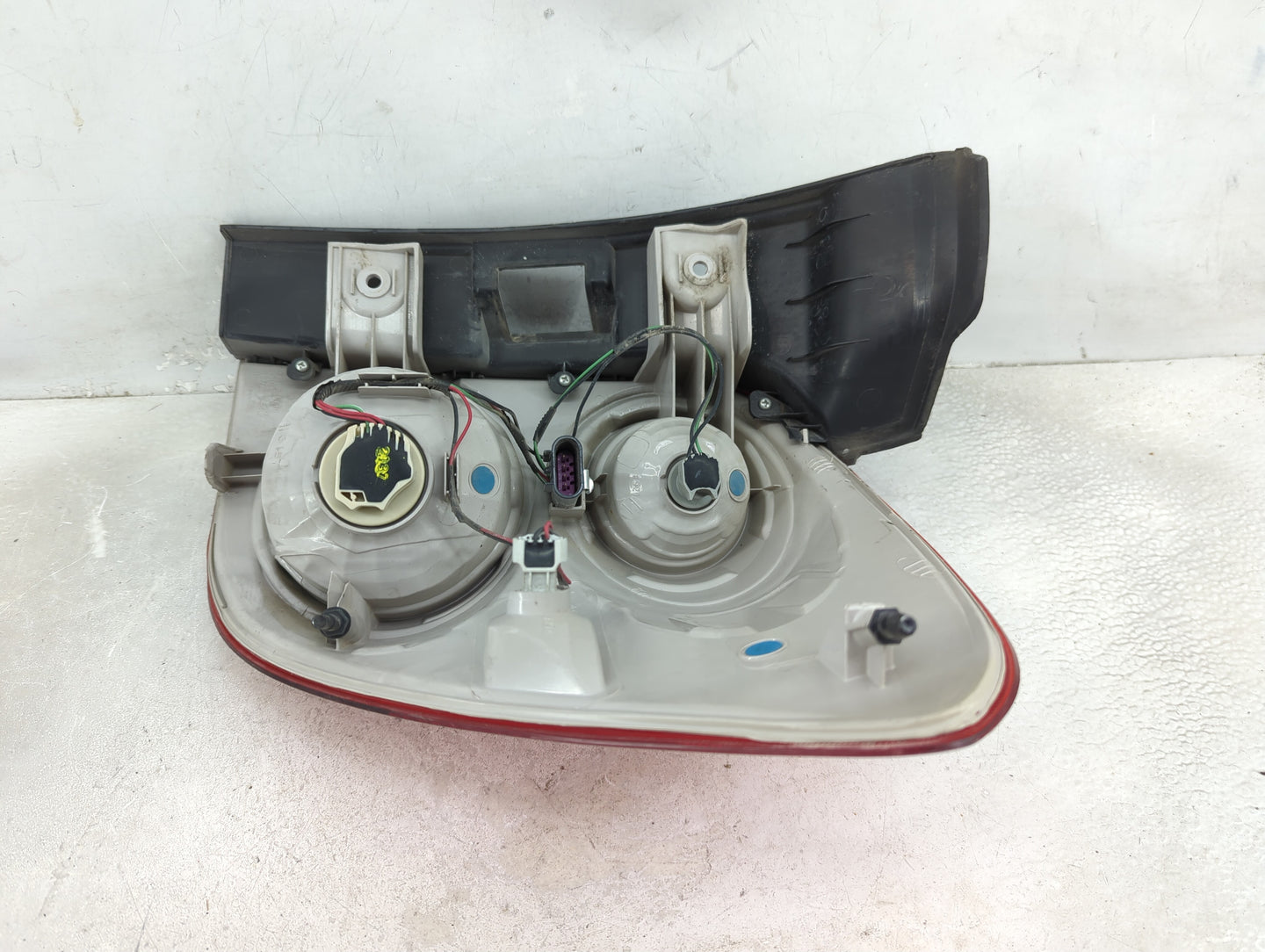 2010-2015 Chevrolet Equinox Tail Light Assembly Passenger Right OEM Fits Fits 2010 2011 2012 2013 2014 2015 OEM Used Auto Pa