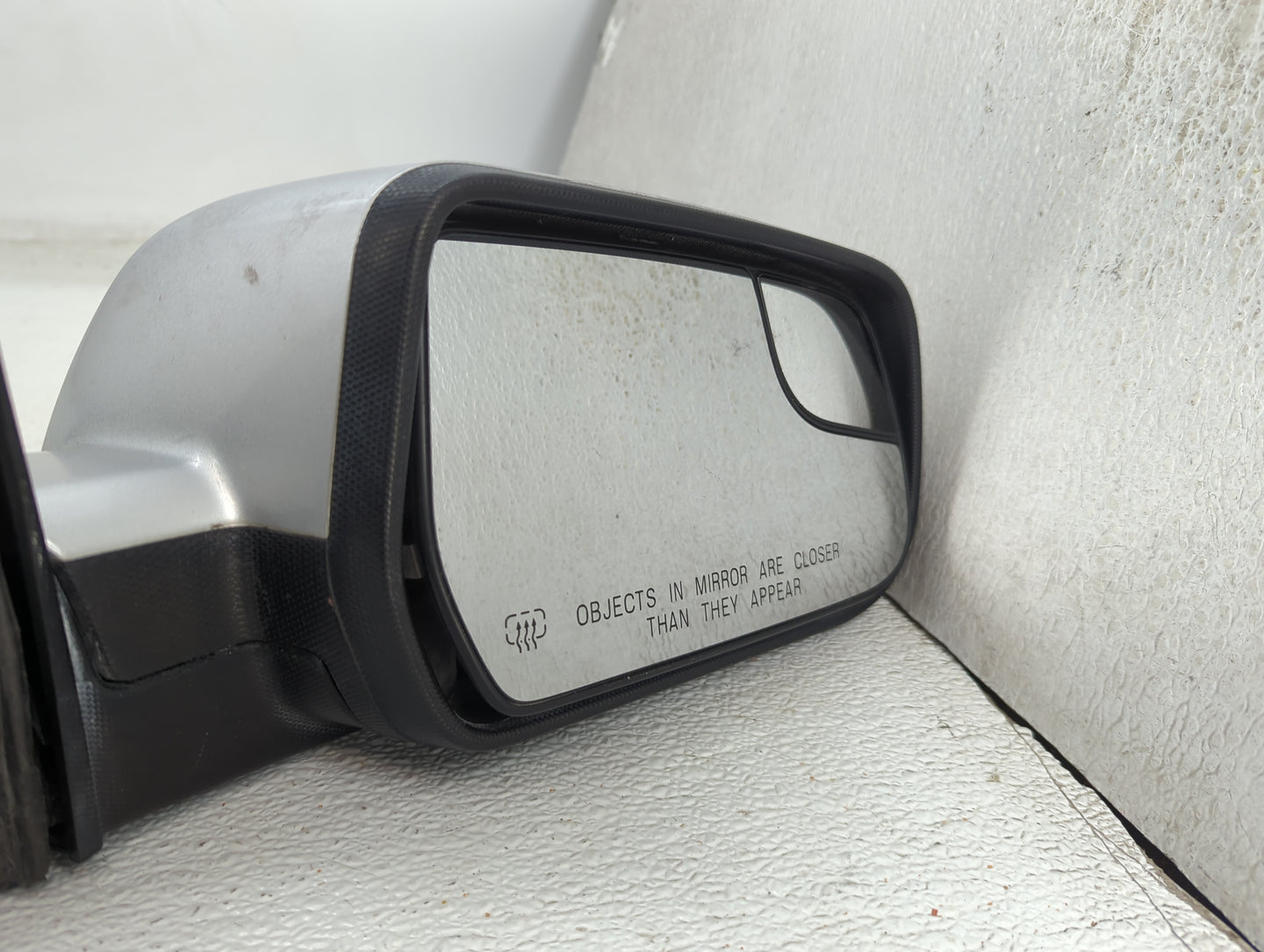 2011-2014 Chevrolet Equinox Passenger Side View Mirror - Right Door Mirror OEM Used - Oemusedautoparts1.com