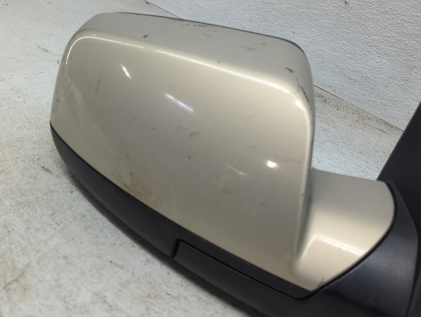 2011-2014 Chevrolet Equinox Passenger Side View Mirror - Right Door Mirror OEM Used - Oemusedautoparts1.com