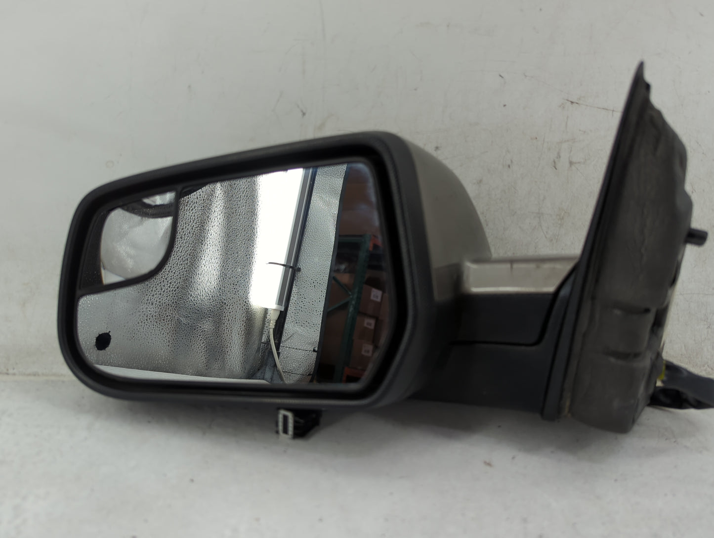 2011-2014 Chevrolet Equinox Driver Side View Mirror - Left Door Mirror OEM Used - Oemusedautoparts1.com
