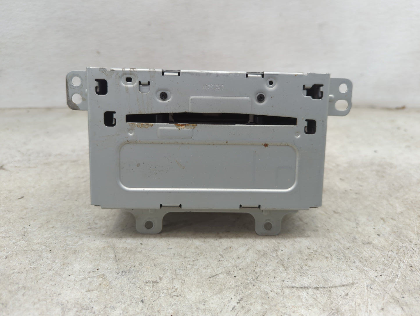 2010-2015 Chevrolet Equinox Radio AM FM Cd Player Receiver Replacement P/N:22869279 CQ-FG01E1GD Fits OEM Used Auto Parts - O