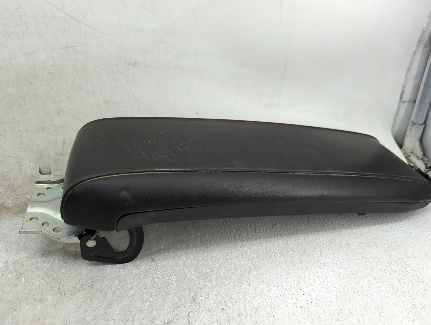 2012 Chevrolet Equinox Center Console Armrest Cover Lid Fits OEM Used Auto Parts - Oemusedautoparts1.com