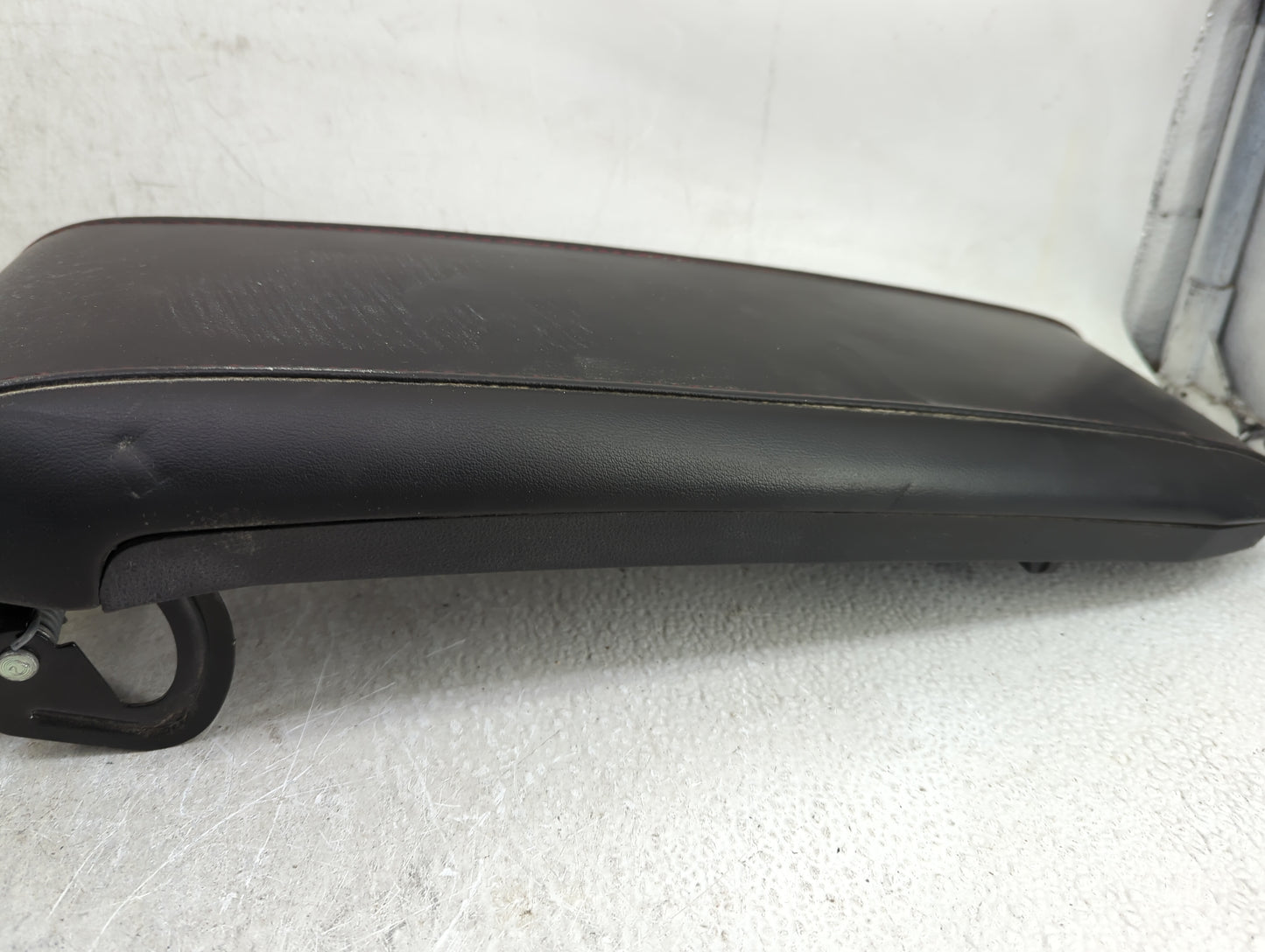 2012 Chevrolet Equinox Center Console Armrest Cover Lid Fits OEM Used Auto Parts - Oemusedautoparts1.com