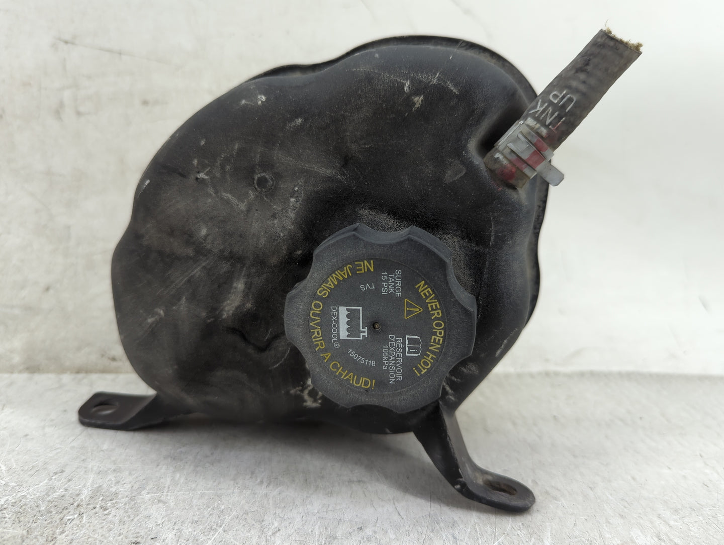 2010 Chevrolet Equinox Radiator Coolant Overflow Expansion Tank Bottle 1459937 - Oemusedautoparts1.com