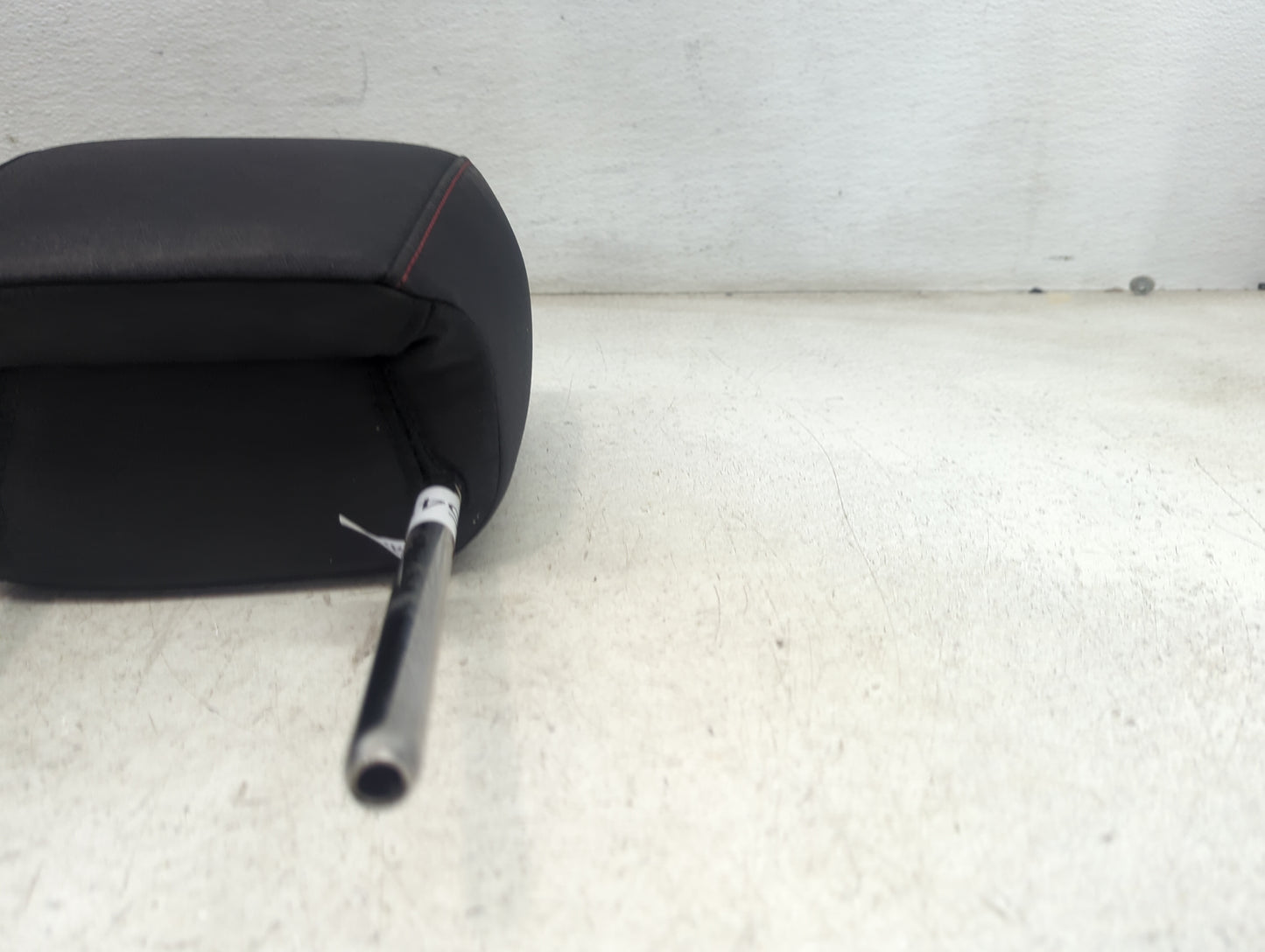 2012 Chevrolet Equinox Headrest Head Rest Front Driver Seat Black 1473549 - Oemusedautoparts1.com
