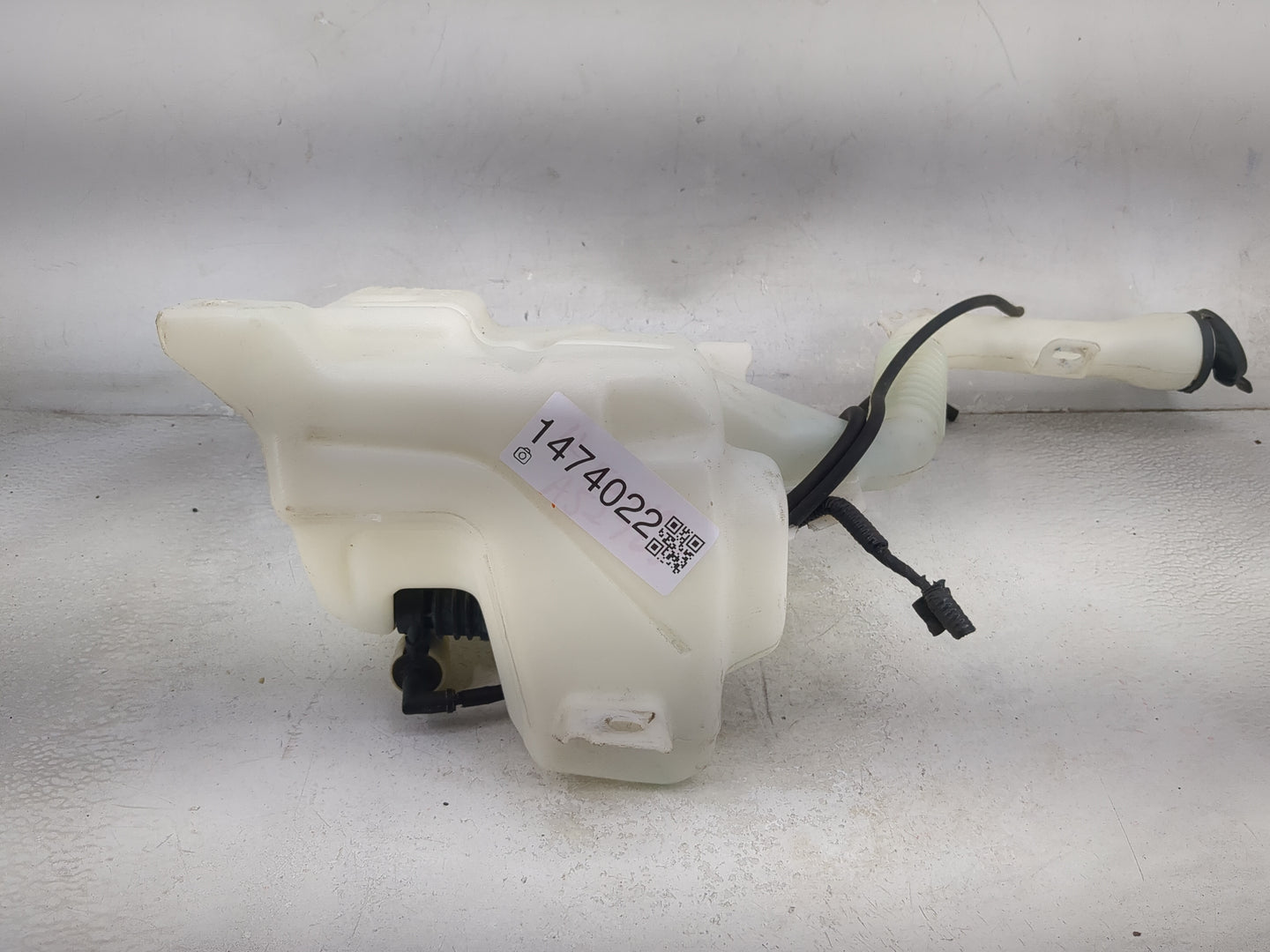 2012 Chevrolet Equinox Windshield Washer Fluid Reservoir Bottle Oem - Oemusedautoparts1.com