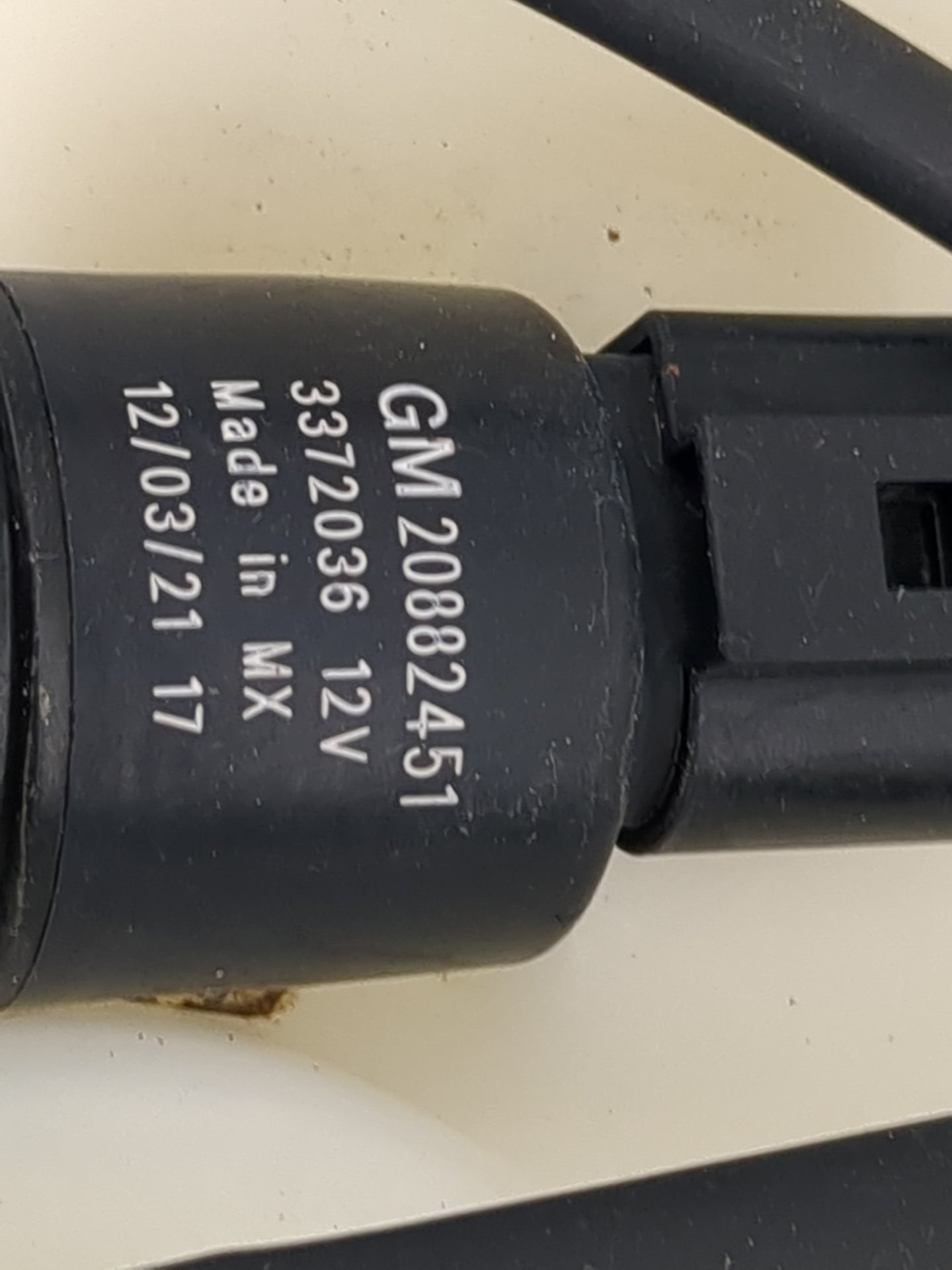 2012 Chevrolet Equinox Windshield Washer Fluid Reservoir Bottle Oem - Oemusedautoparts1.com