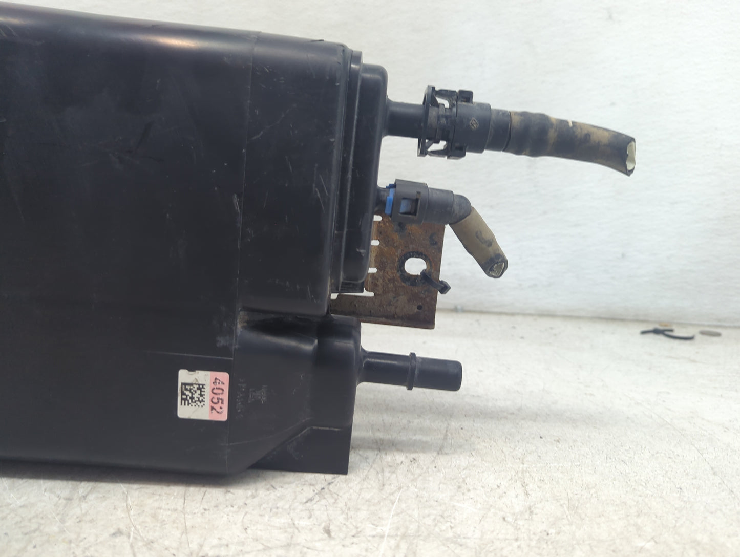 2012 Chevrolet Equinox Fuel Vapor Charcoal Canister 1479442 - Oemusedautoparts1.com