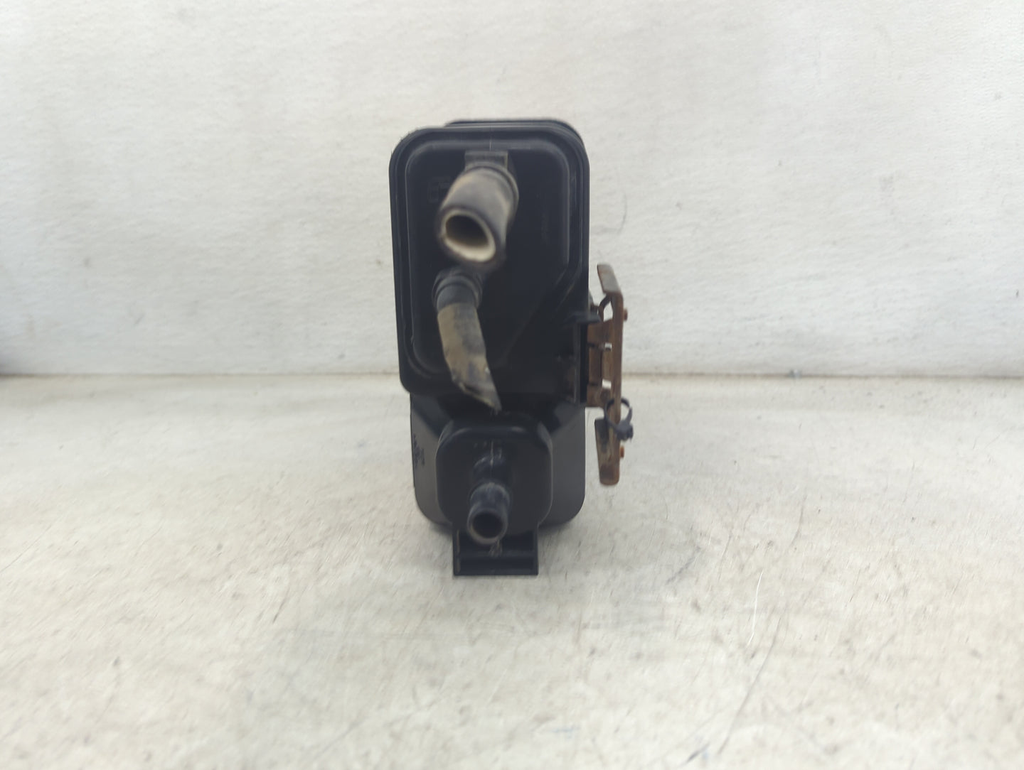 2012 Chevrolet Equinox Fuel Vapor Charcoal Canister 1479442 - Oemusedautoparts1.com