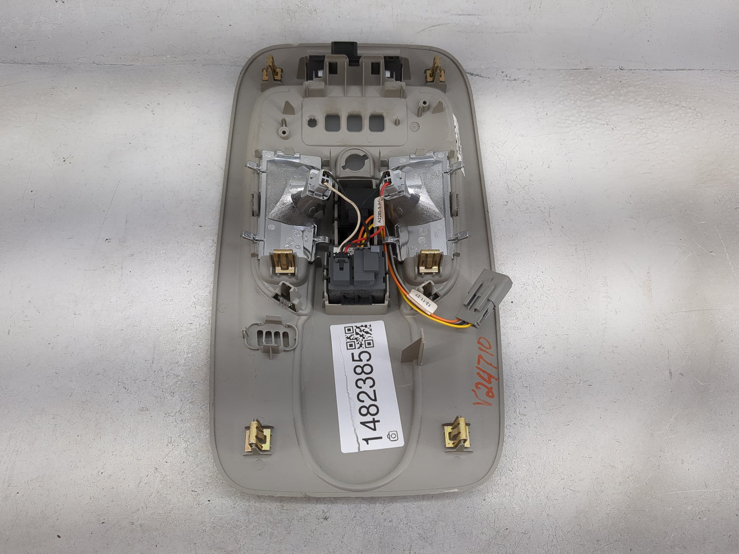 2013-2013 Chevrolet Equinox Overhead Roof Console 1482385 - Oemusedautoparts1.com