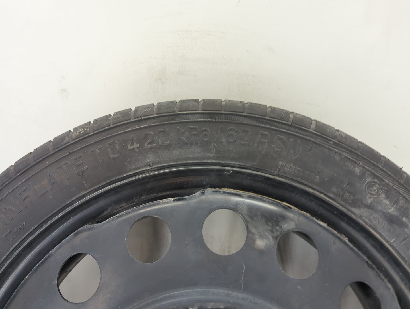 2010-2017 Chevrolet Equinox Spare Donut Tire Wheel Rim Oem 1486996 - Oemusedautoparts1.com