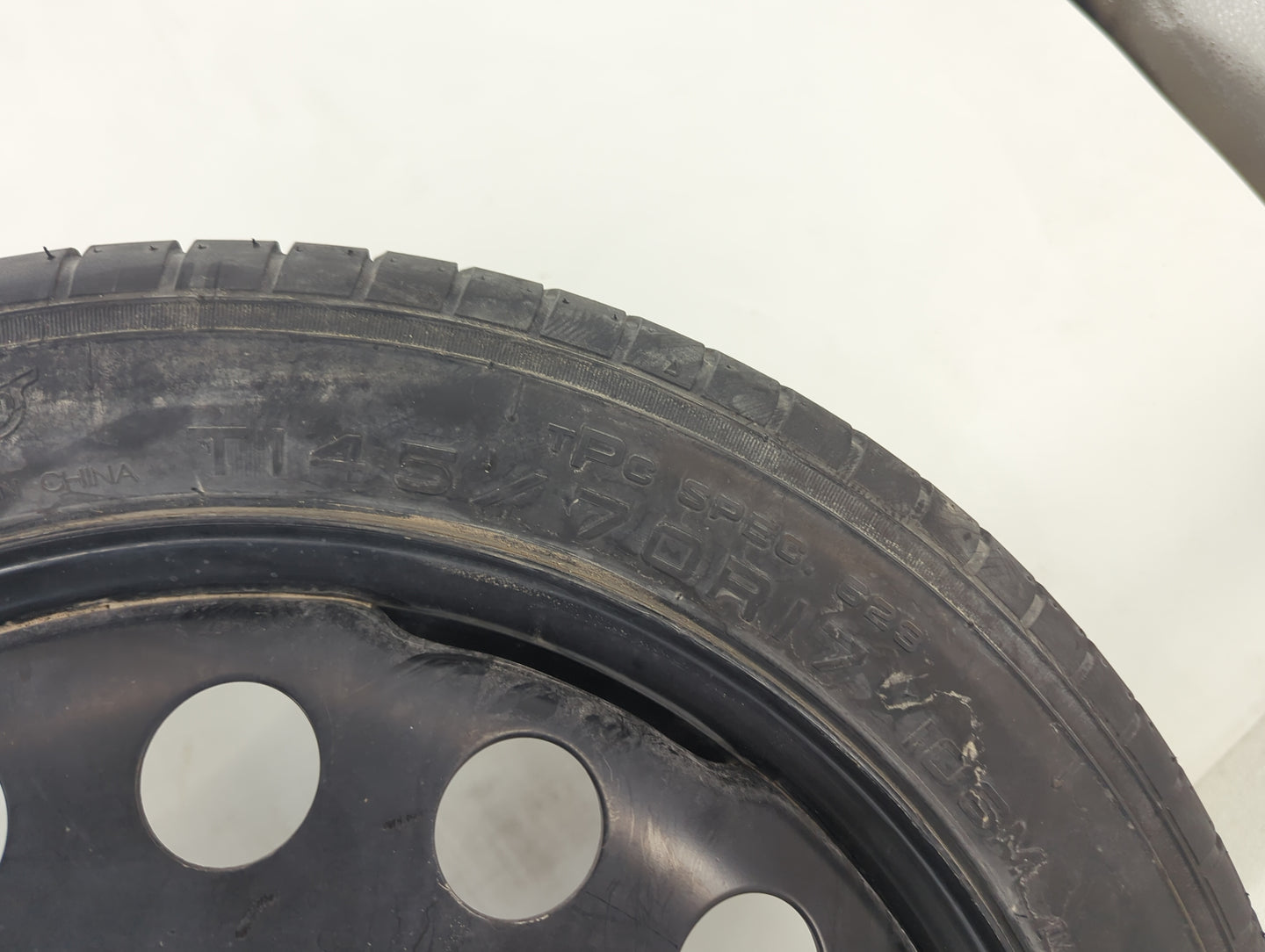 2010-2017 Chevrolet Equinox Spare Donut Tire Wheel Rim Oem 1486996 - Oemusedautoparts1.com