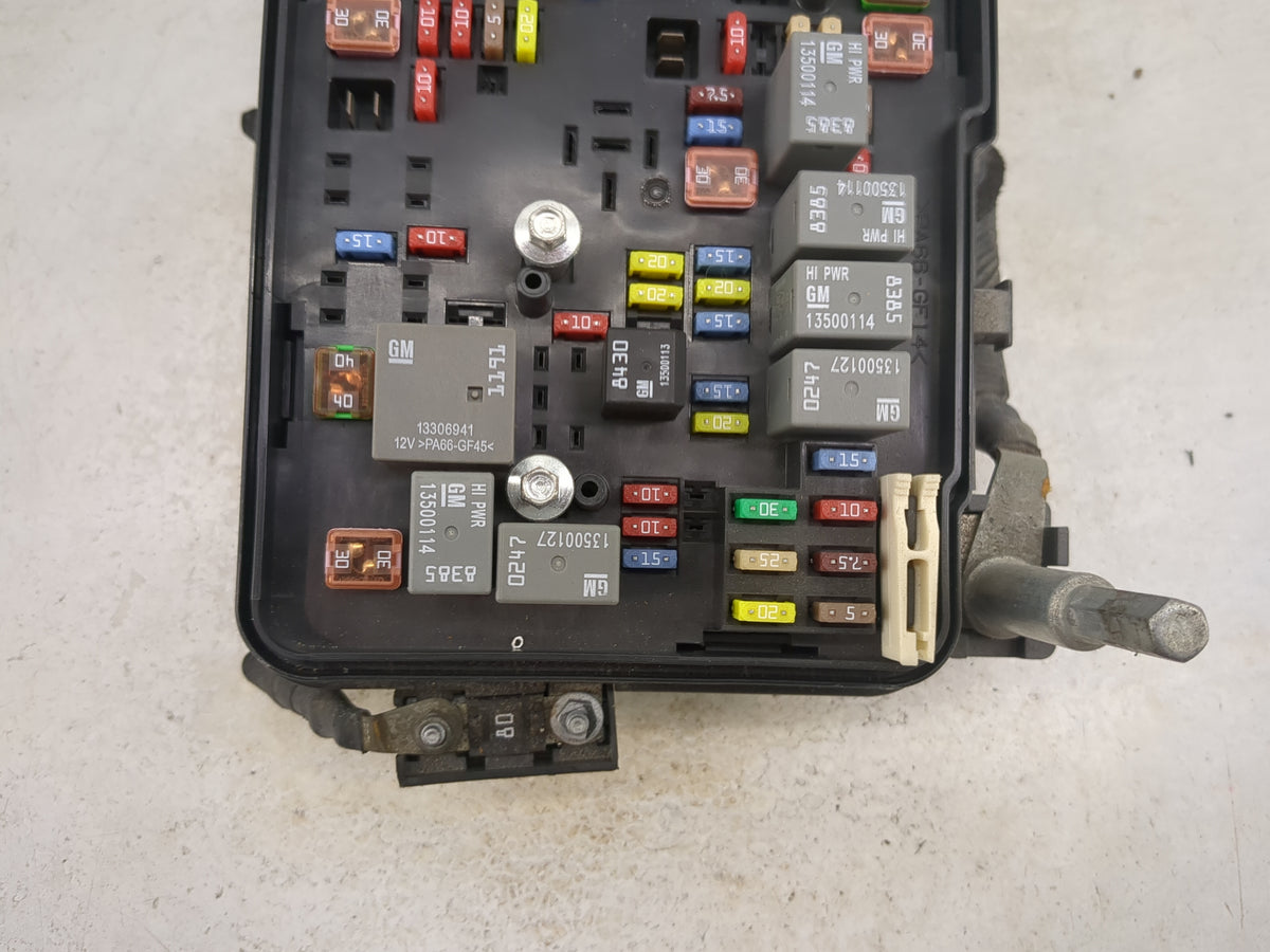 2012 Chevrolet Equinox Fusebox Fuse Box Panel Relay Module P/N:22879334 Fits OEM Used Auto Parts - Oemusedautoparts1.com