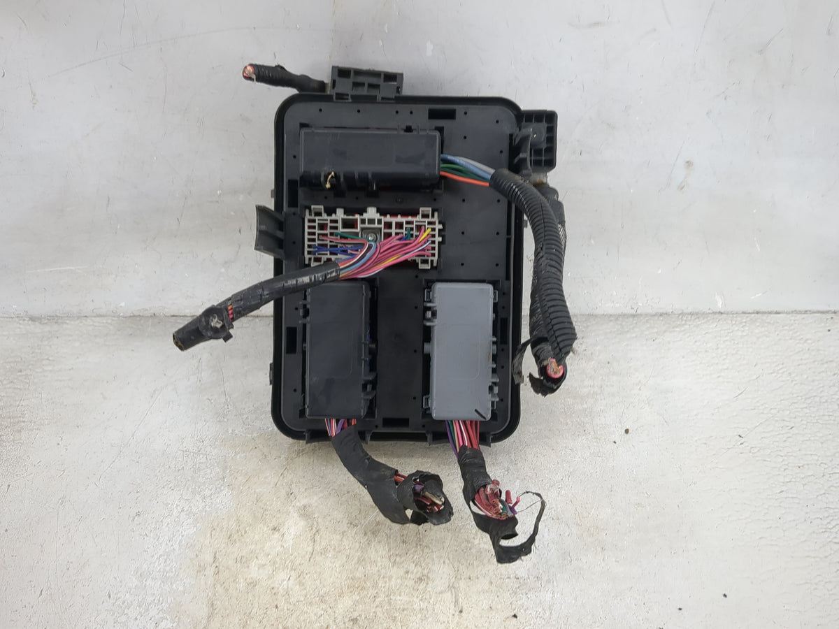 2012 Chevrolet Equinox Fusebox Fuse Box Panel Relay Module P/N:22879334 Fits OEM Used Auto Parts - Oemusedautoparts1.com