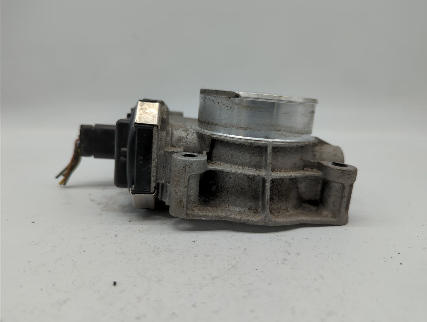 2012-2015 Chevrolet Equinox Throttle Body P/N:12632101CA Fits Fits 2012 2013 2014 2015 OEM Used Auto Parts - Oemusedautopart