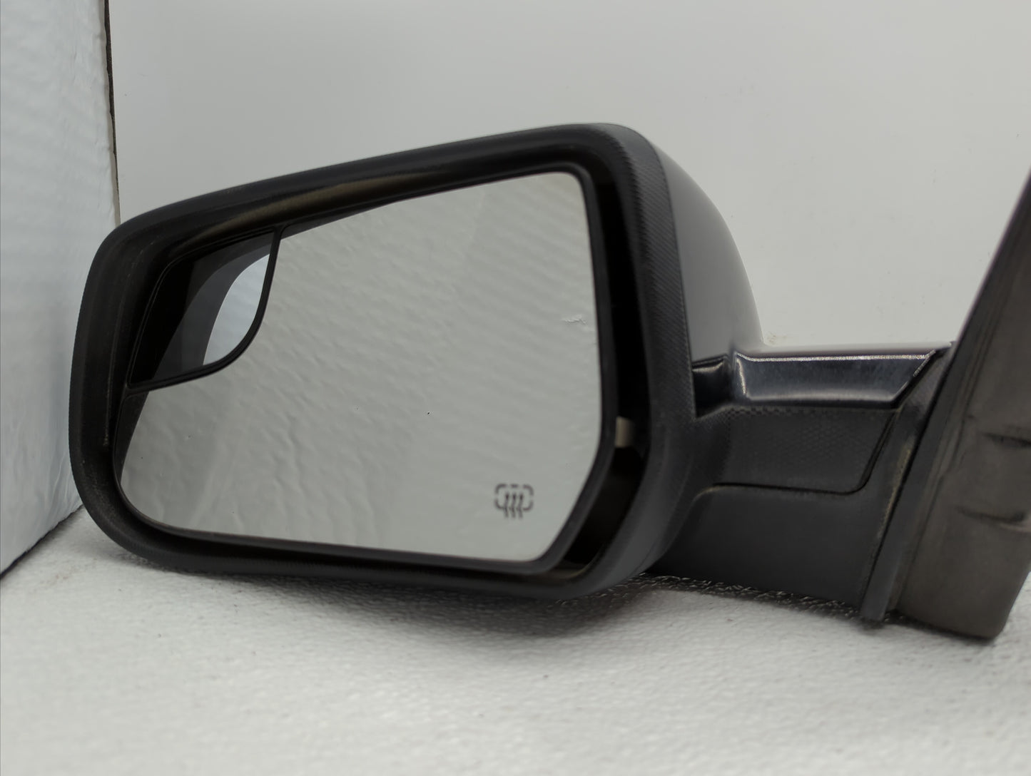 2011-2014 Chevrolet Equinox Driver Side View Mirror - Left Door Mirror OEM Used - Oemusedautoparts1.com