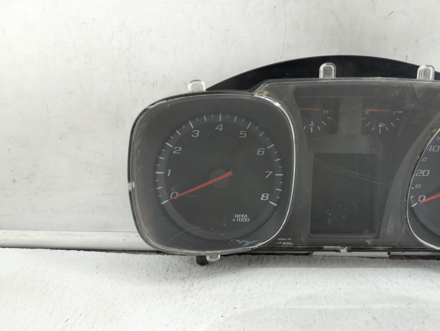 2012 Chevrolet Equinox Instrument Cluster Speedometer Gauges P/N:23348997 190828, 20907580 Fits OEM Used Auto Parts - Oemuse