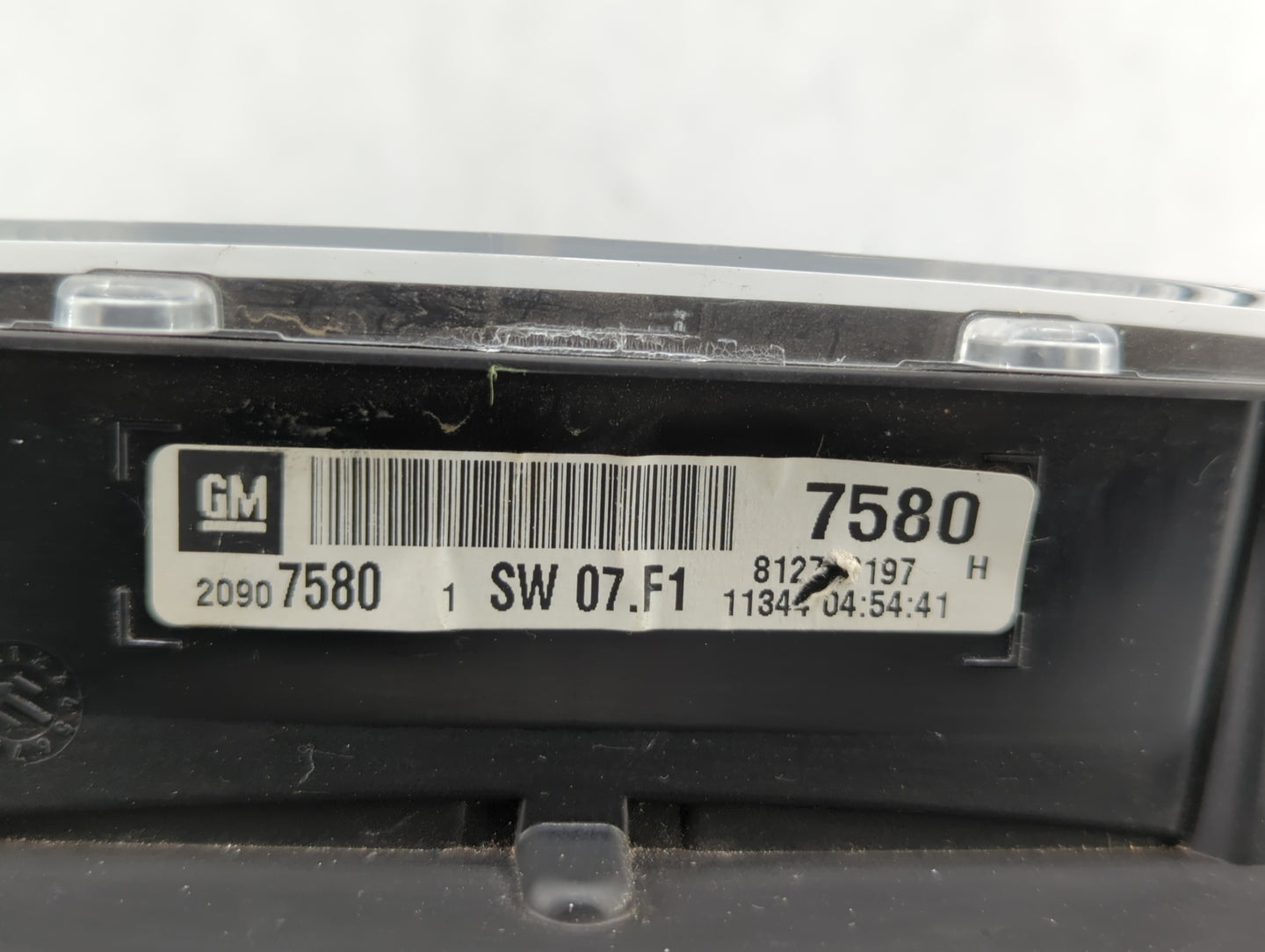 2012 Chevrolet Equinox Instrument Cluster Speedometer Gauges P/N:23348997 190828, 20907580 Fits OEM Used Auto Parts - Oemuse