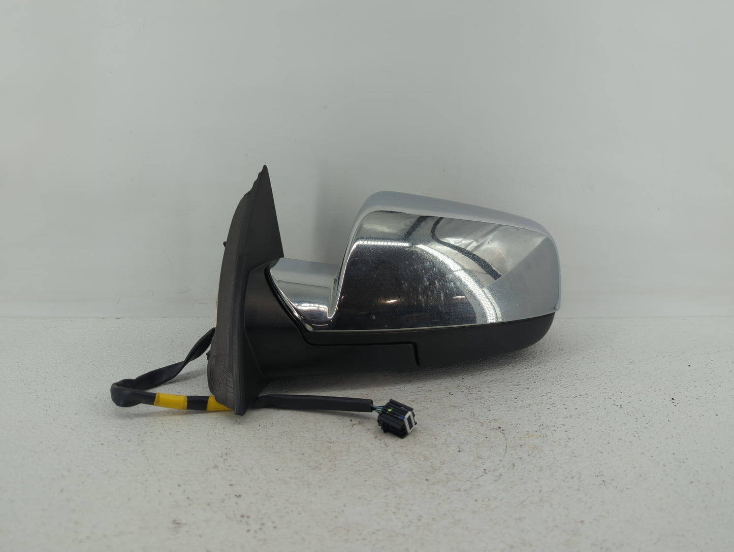 2011-2013 Chevrolet Equinox Driver Side View Mirror - Left Door Mirror OEM Used - Oemusedautoparts1.com
