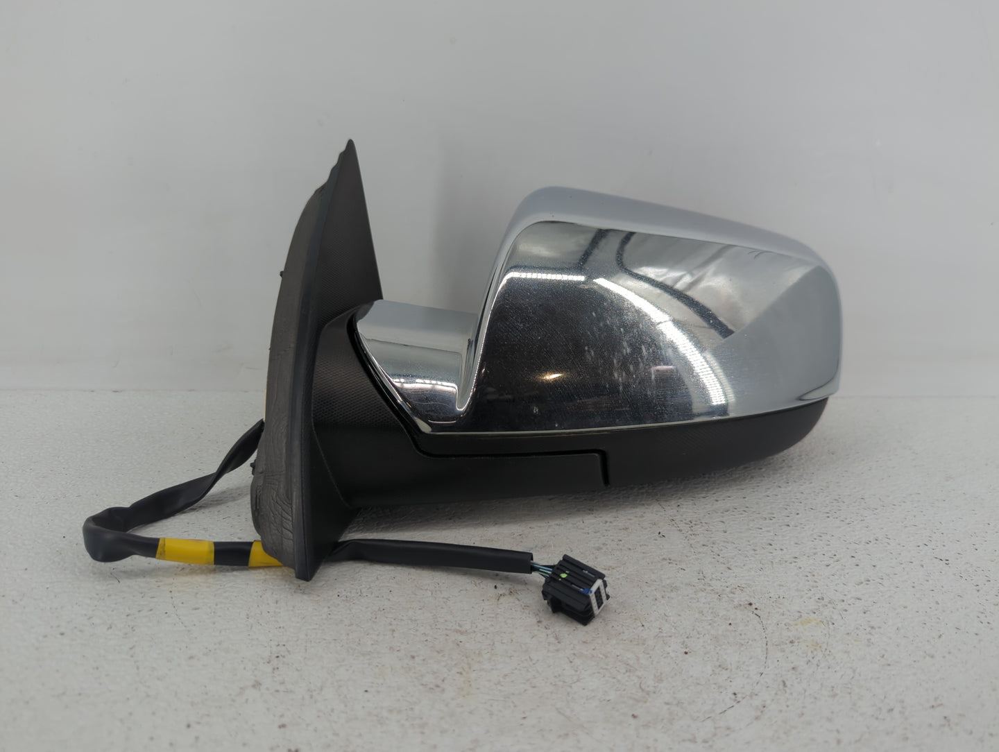 2011-2013 Chevrolet Equinox Driver Side View Mirror - Left Door Mirror OEM Used - Oemusedautoparts1.com