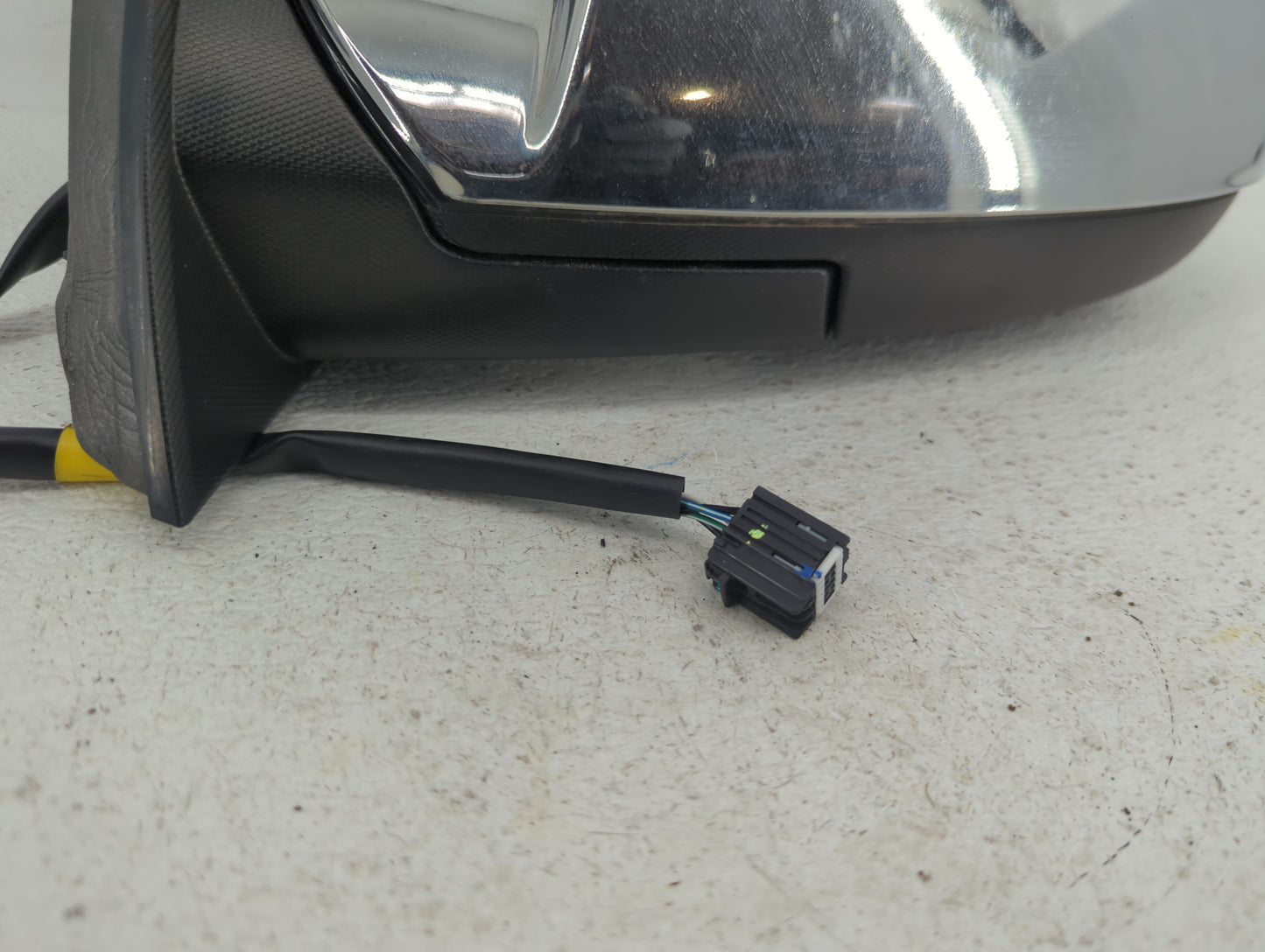 2011-2013 Chevrolet Equinox Driver Side View Mirror - Left Door Mirror OEM Used - Oemusedautoparts1.com