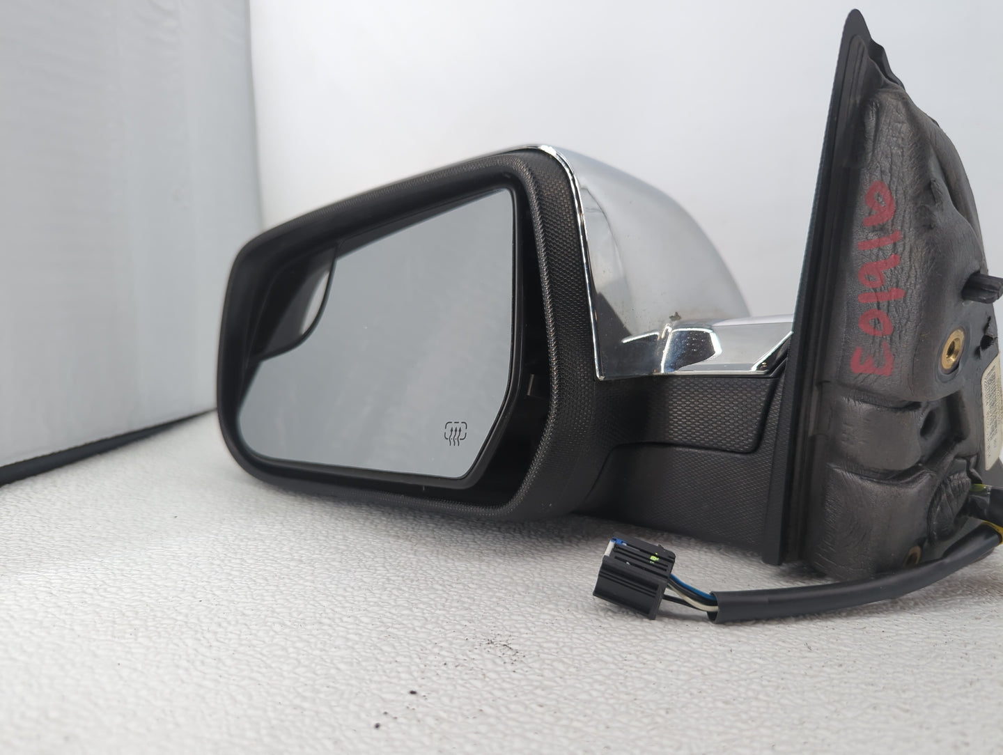 2011-2013 Chevrolet Equinox Driver Side View Mirror - Left Door Mirror OEM Used - Oemusedautoparts1.com