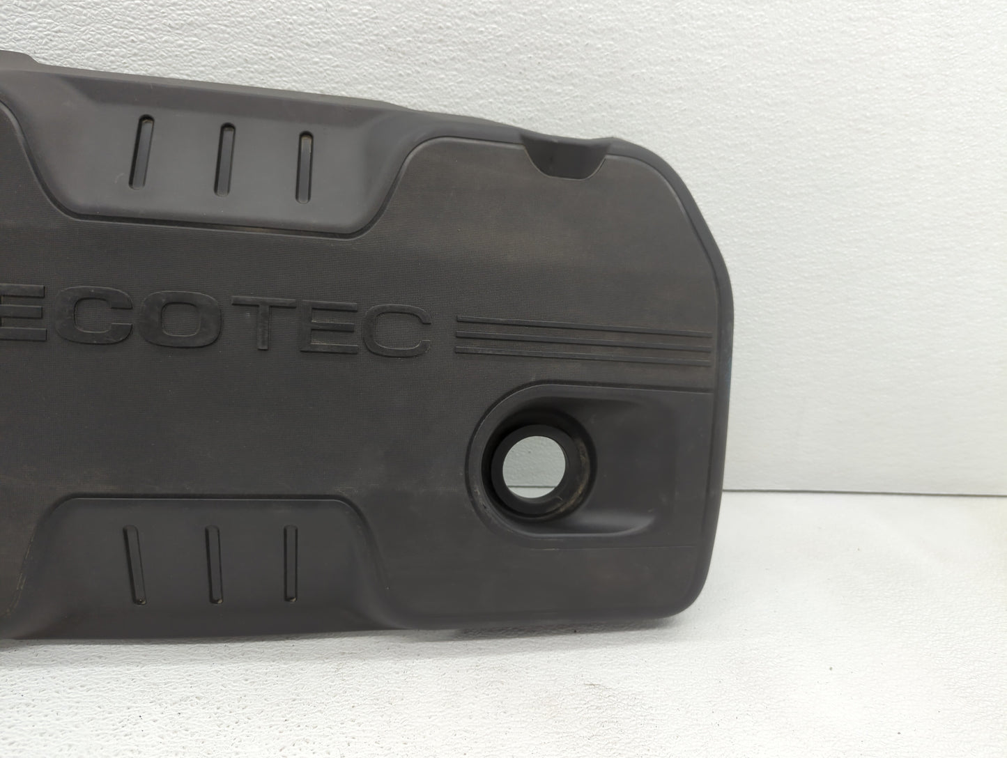 2012 Chevrolet Equinox Engine Cover - Oemusedautoparts1.com