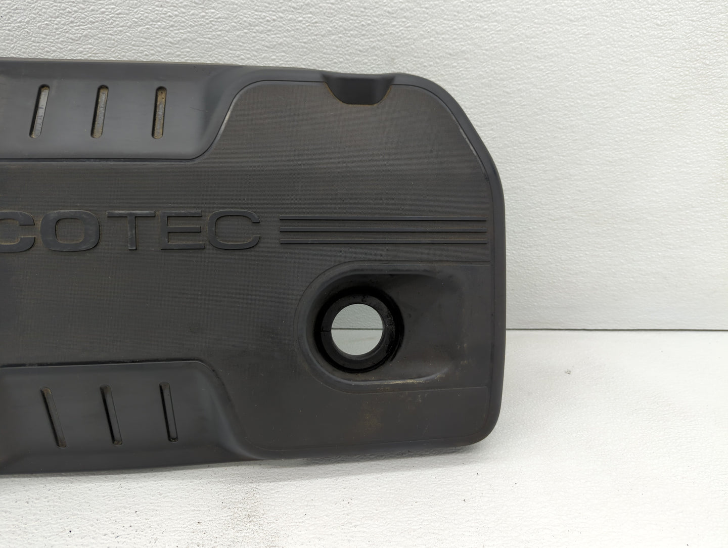 2012 Chevrolet Equinox Engine Cover - Oemusedautoparts1.com