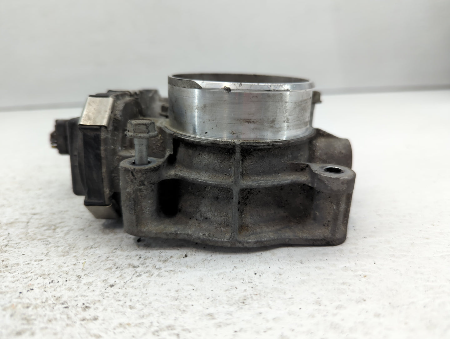 2012-2015 Chevrolet Equinox Throttle Body P/N:12632101CA Fits Fits 2012 2013 2014 2015 OEM Used Auto Parts - Oemusedautopart