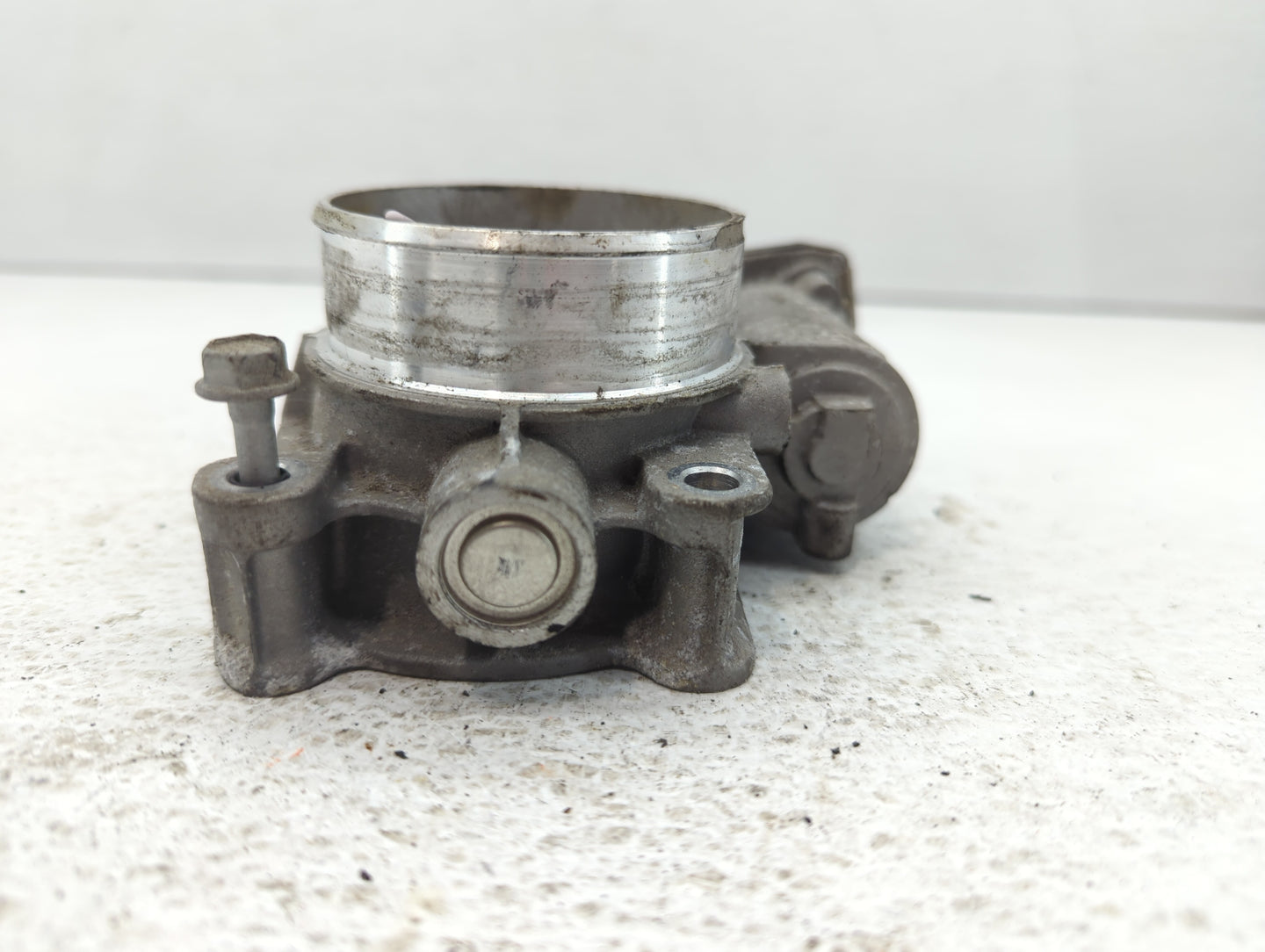 2012-2015 Chevrolet Equinox Throttle Body P/N:12632101CA Fits Fits 2012 2013 2014 2015 OEM Used Auto Parts - Oemusedautopart