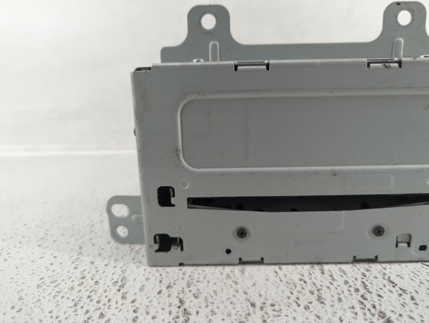 2011-2012 Chevrolet Equinox Am Fm Cd Player Radio Receiver - Oemusedautoparts1.com